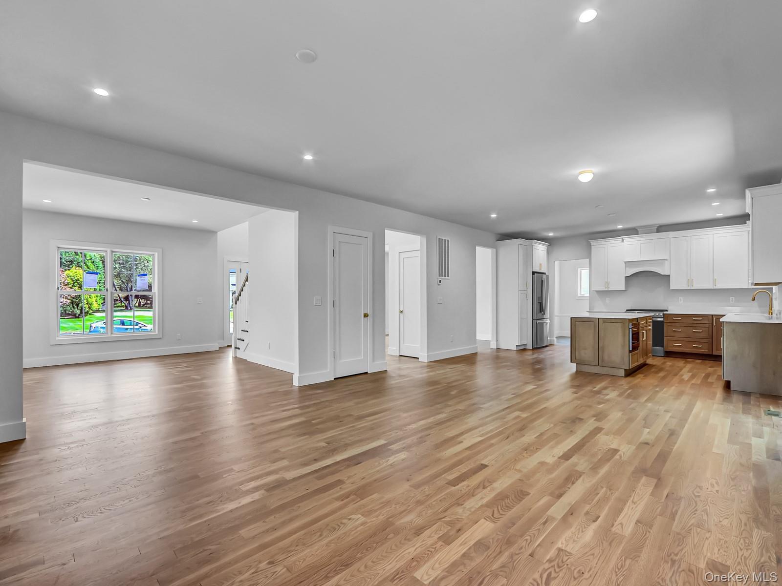 Single Family Country  Suffolk County, NY 11733, MLS-905066-11