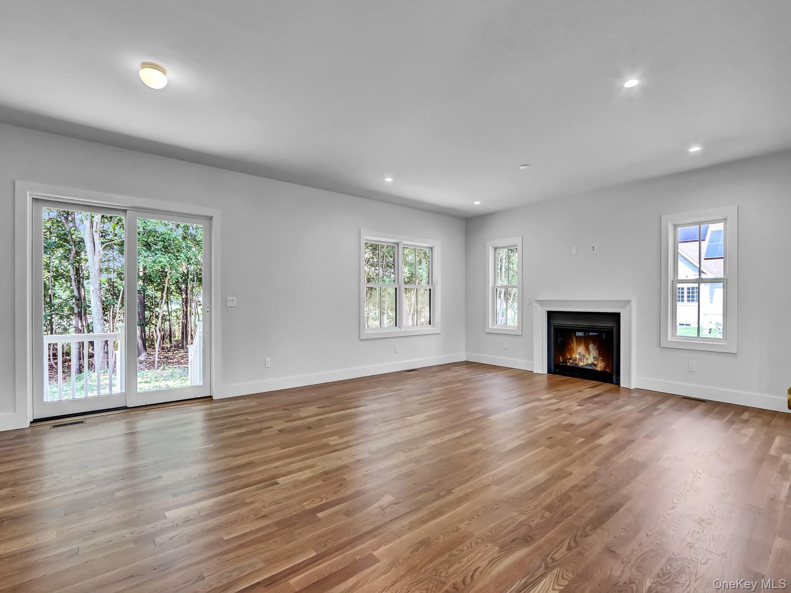 Single Family Country  Suffolk County, NY 11733, MLS-905066-15