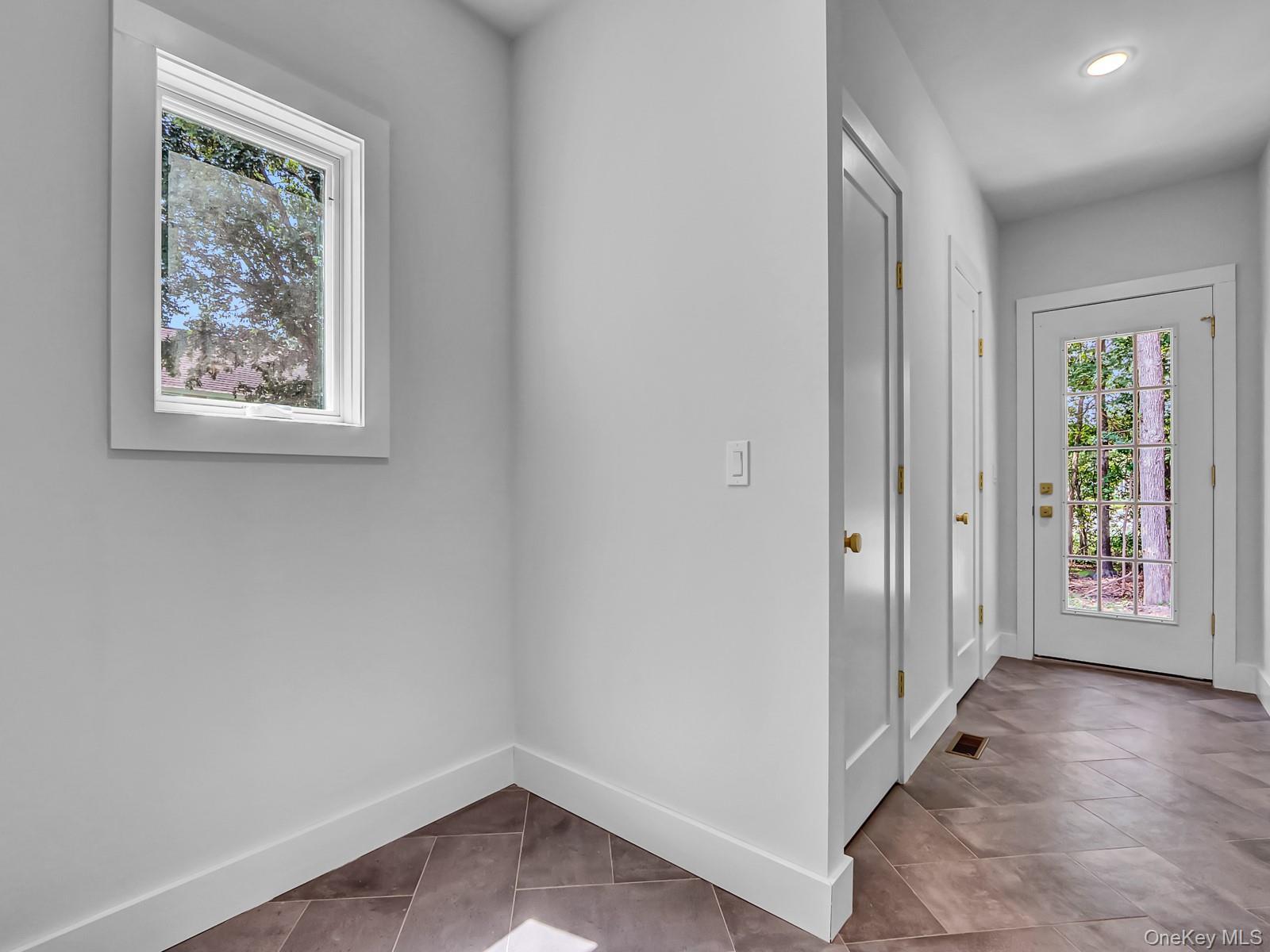 Single Family Country  Suffolk County, NY 11733, MLS-905066-16