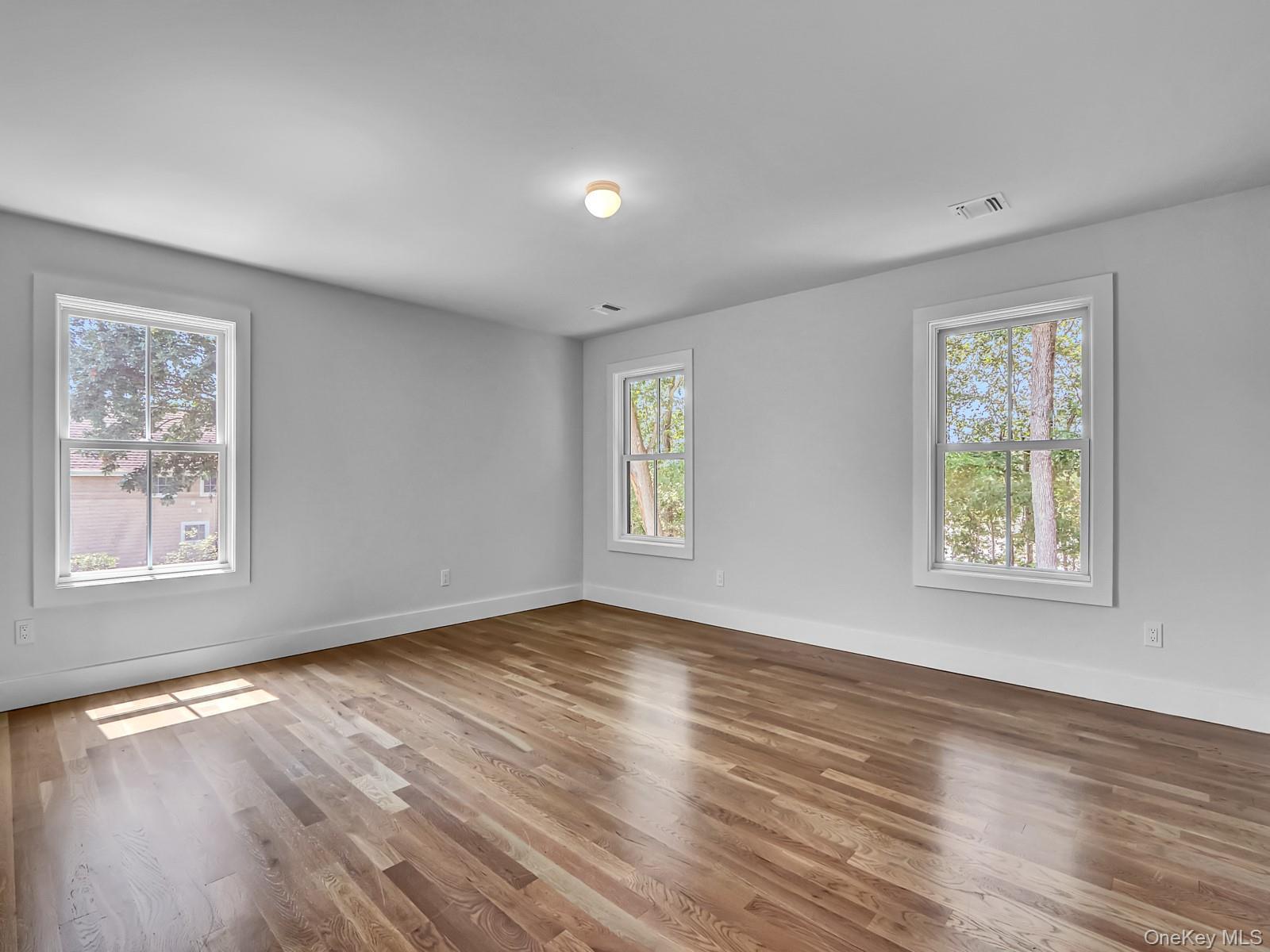 Single Family Country  Suffolk County, NY 11733, MLS-905066-25