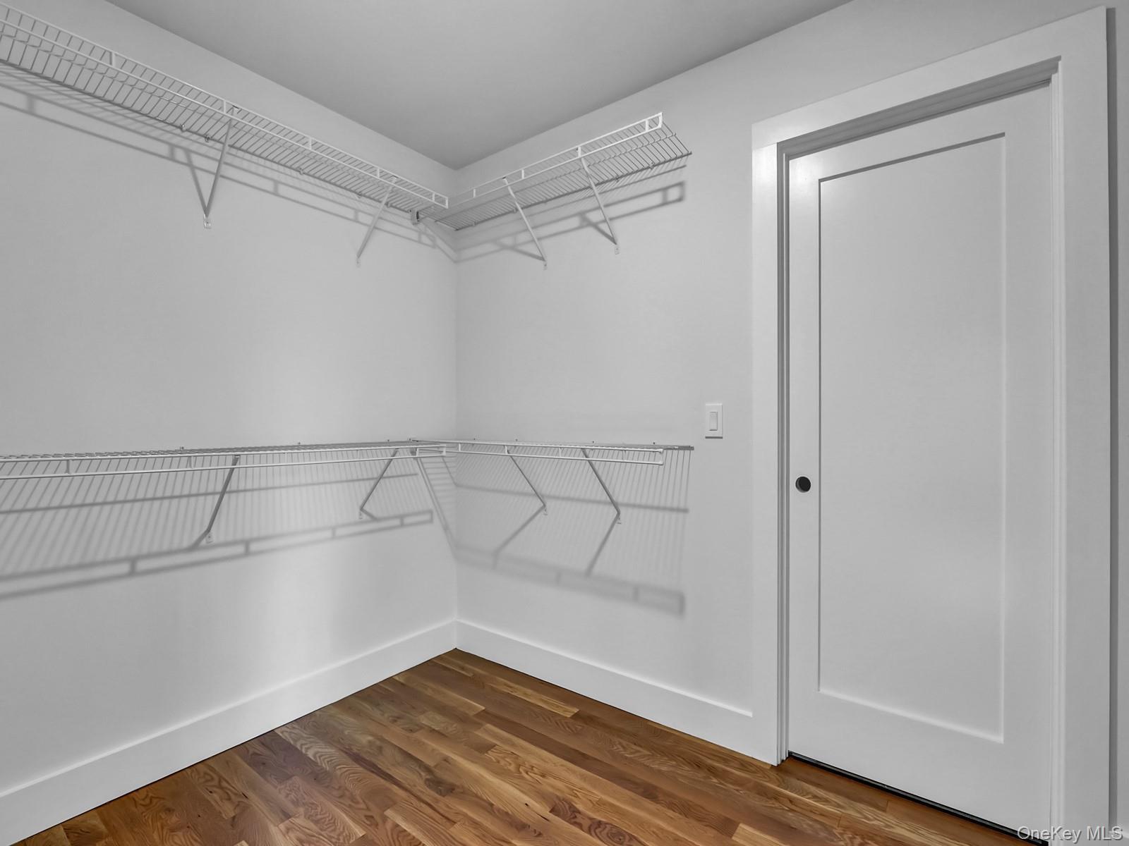 Single Family Country  Suffolk County, NY 11733, MLS-905066-28