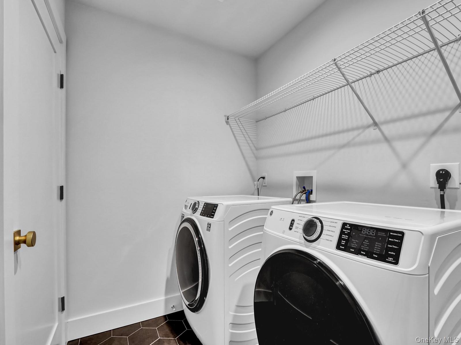 Single Family Country  Suffolk County, NY 11733, MLS-905066-31