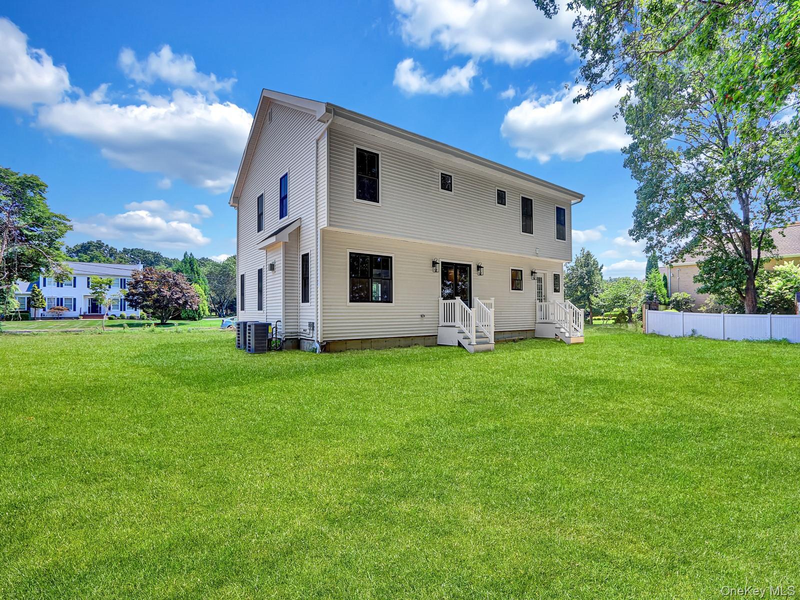 Single Family Country  Suffolk County, NY 11733, MLS-905066-33