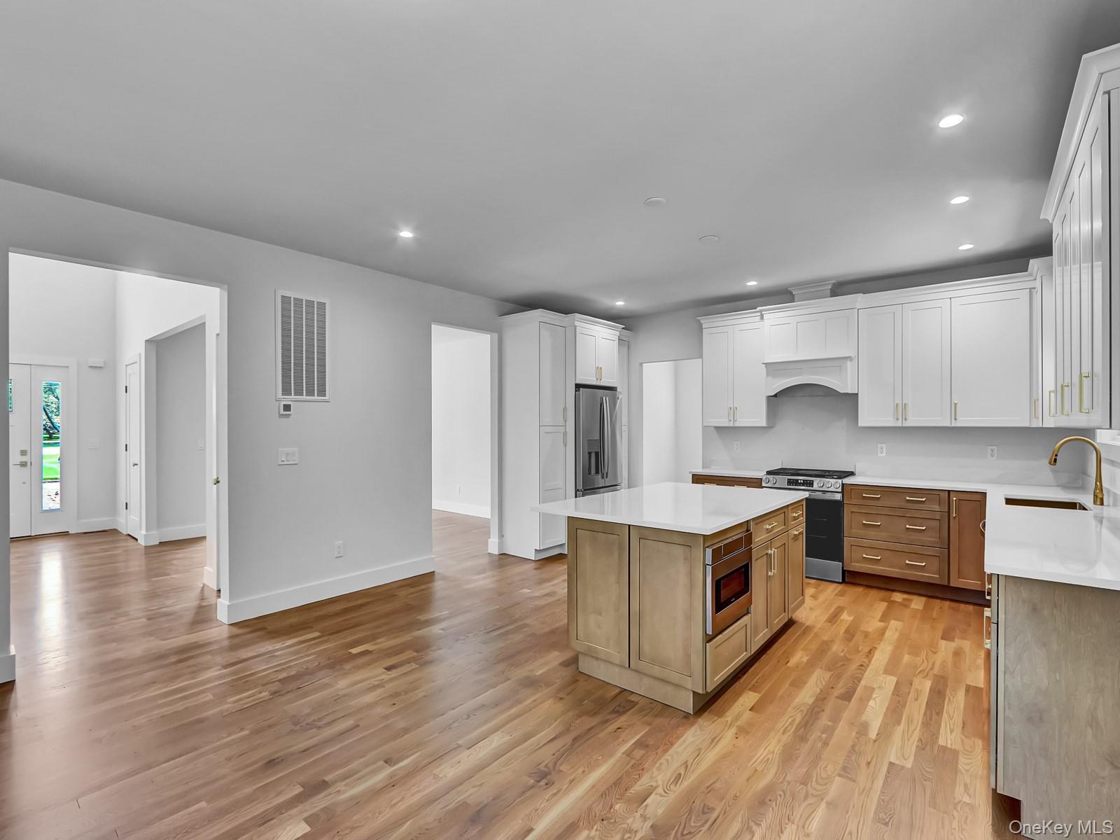 Single Family Country  Suffolk County, NY 11733, MLS-905066-9