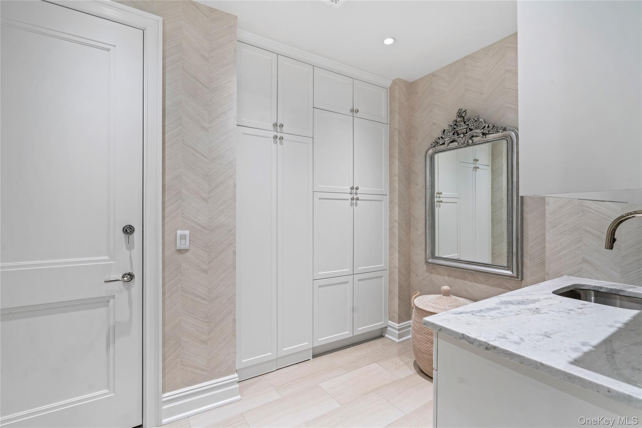 Condo Royal  Nassau County, NY 11040, MLS-905073-25