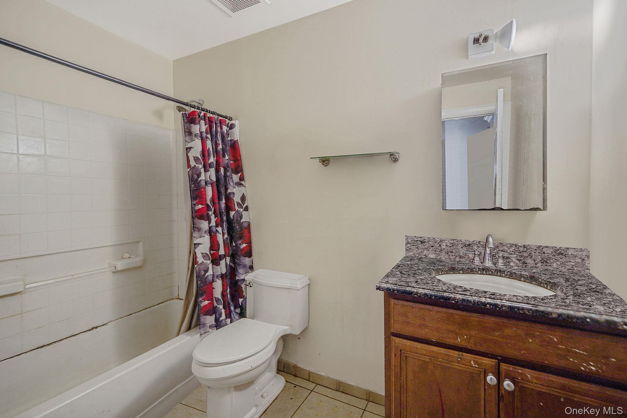 Condo Medea  Suffolk County, NY 11722, MLS-905094-9