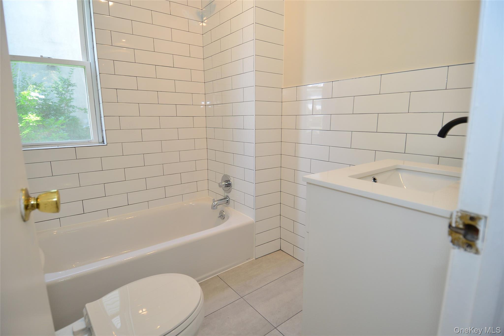 Single Family Glen  Westchester County, NY 10709, MLS-905095-12