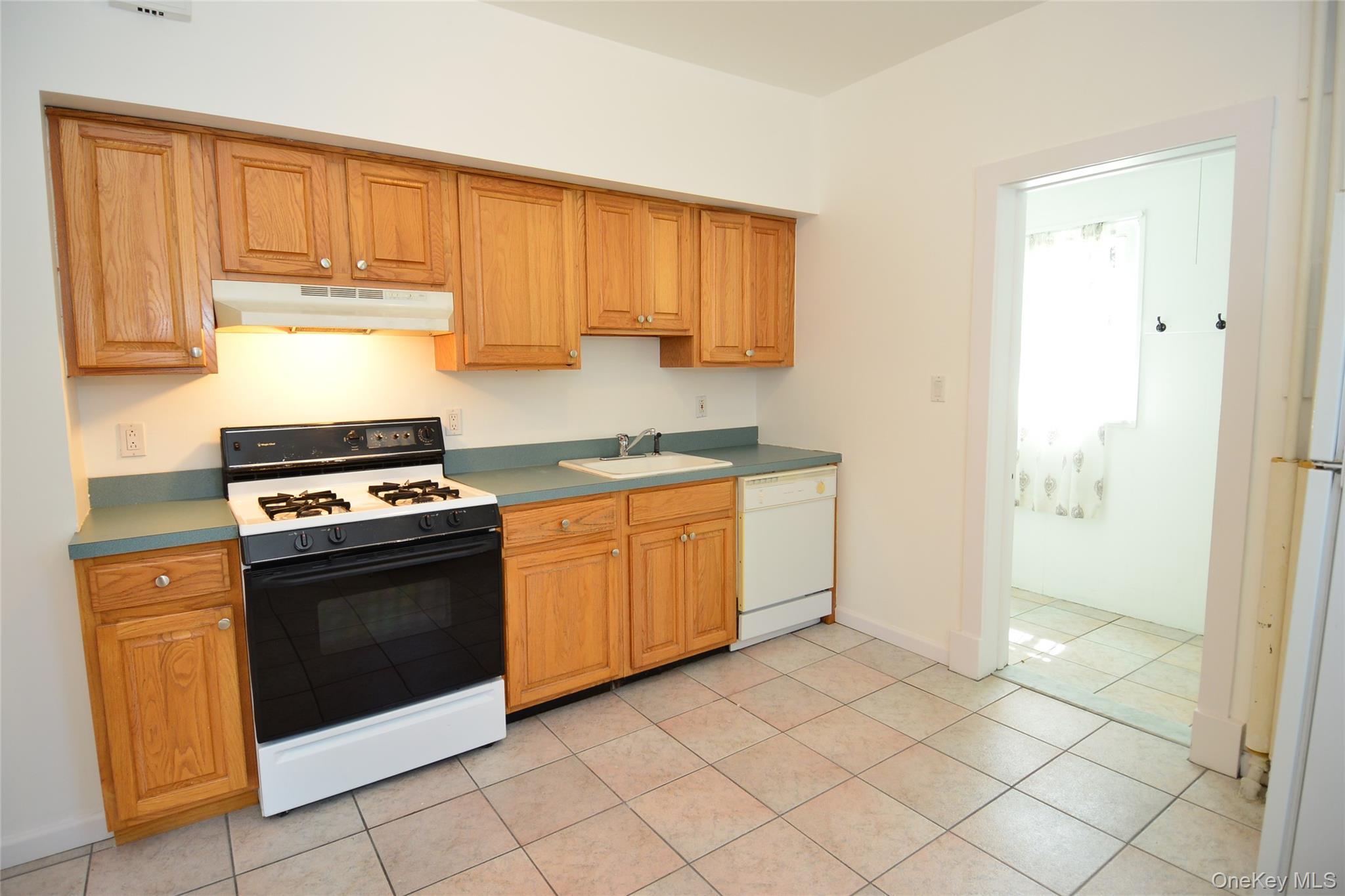 Single Family Glen  Westchester County, NY 10709, MLS-905095-15