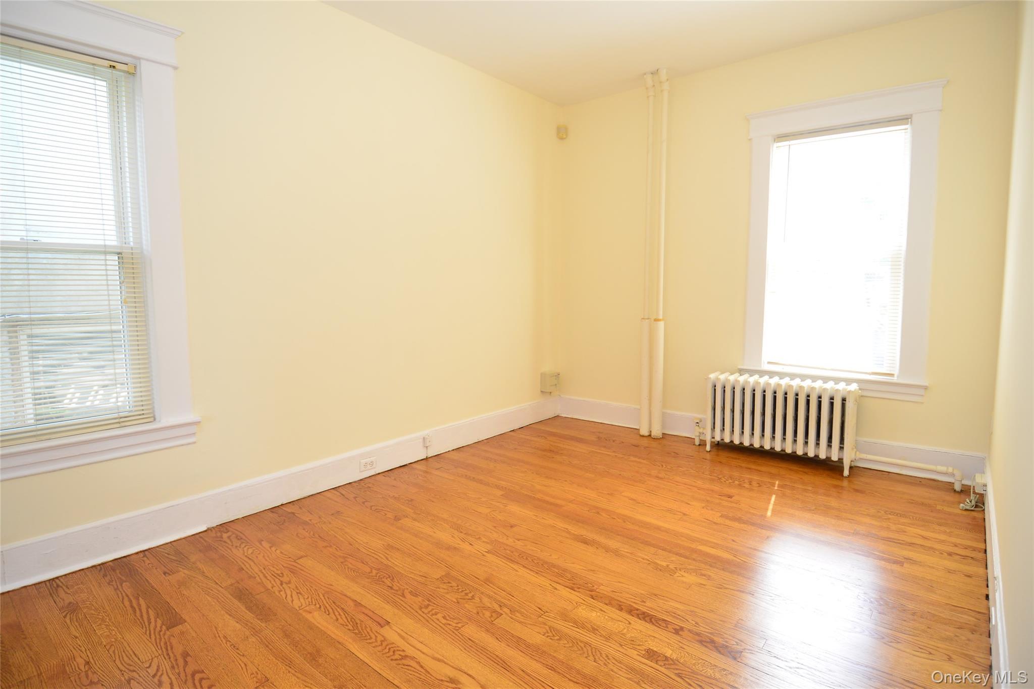 Single Family Glen  Westchester County, NY 10709, MLS-905095-17