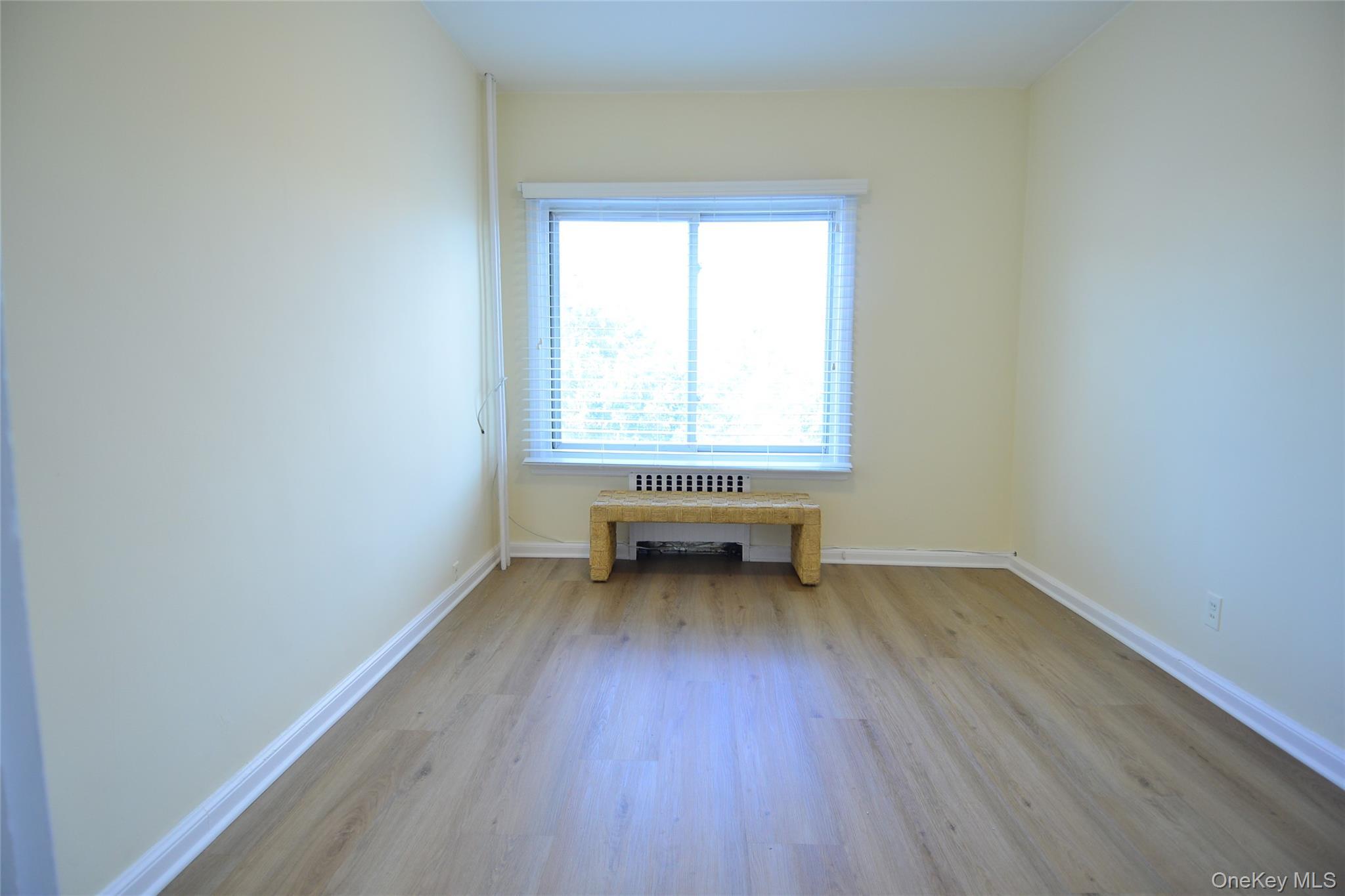 Single Family Glen  Westchester County, NY 10709, MLS-905095-18