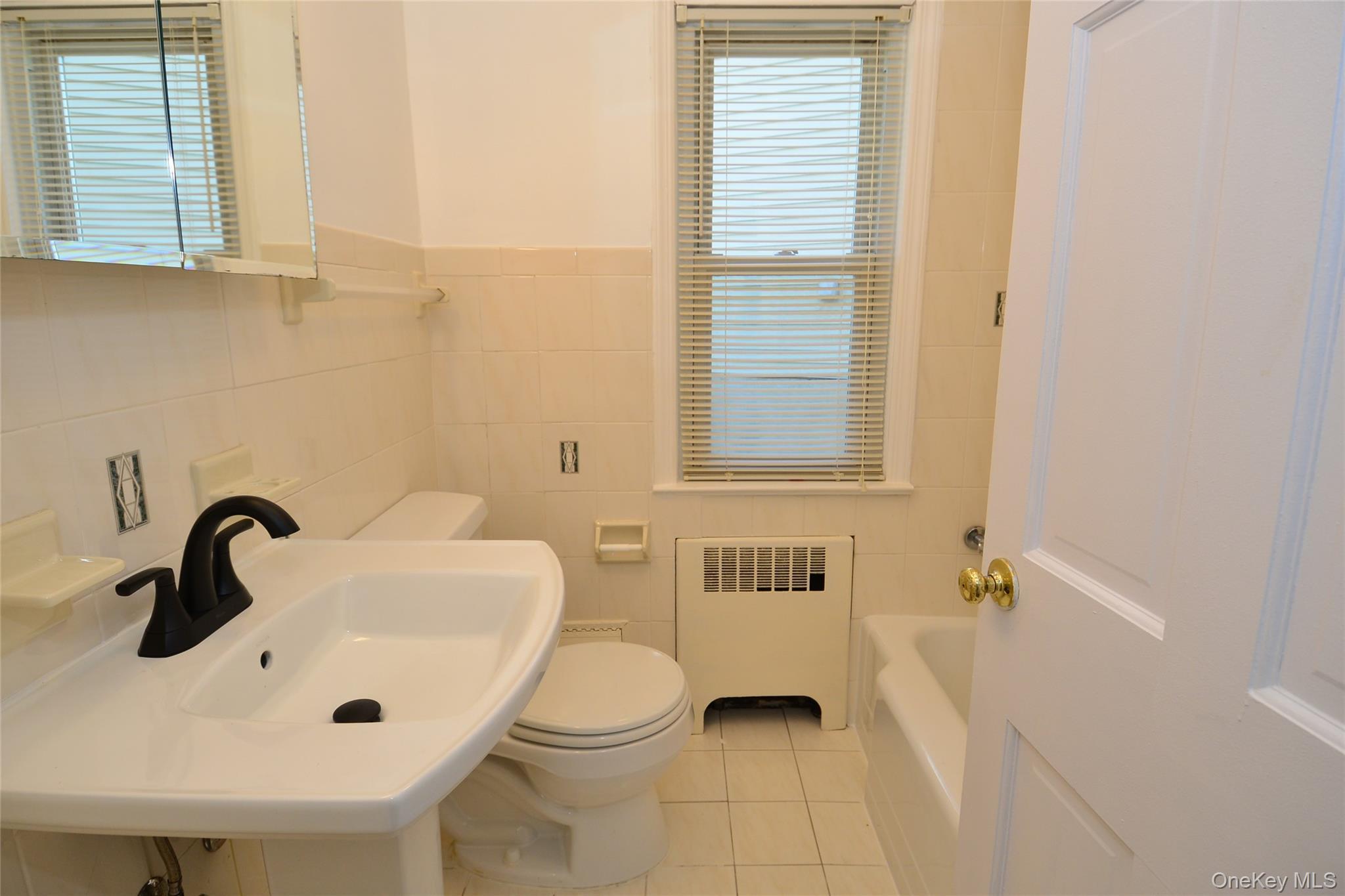 Single Family Glen  Westchester County, NY 10709, MLS-905095-21