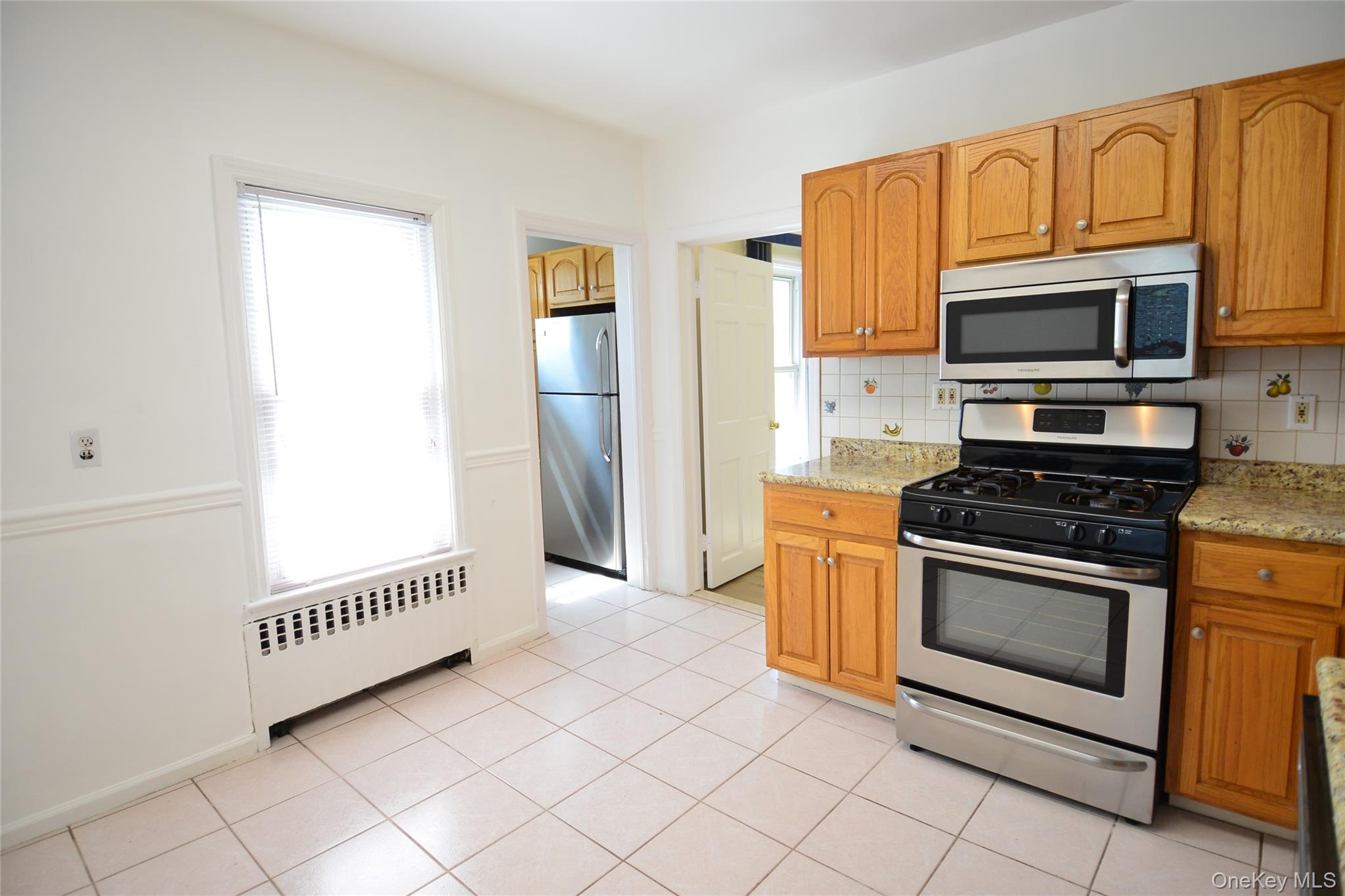 Single Family Glen  Westchester County, NY 10709, MLS-905095-24