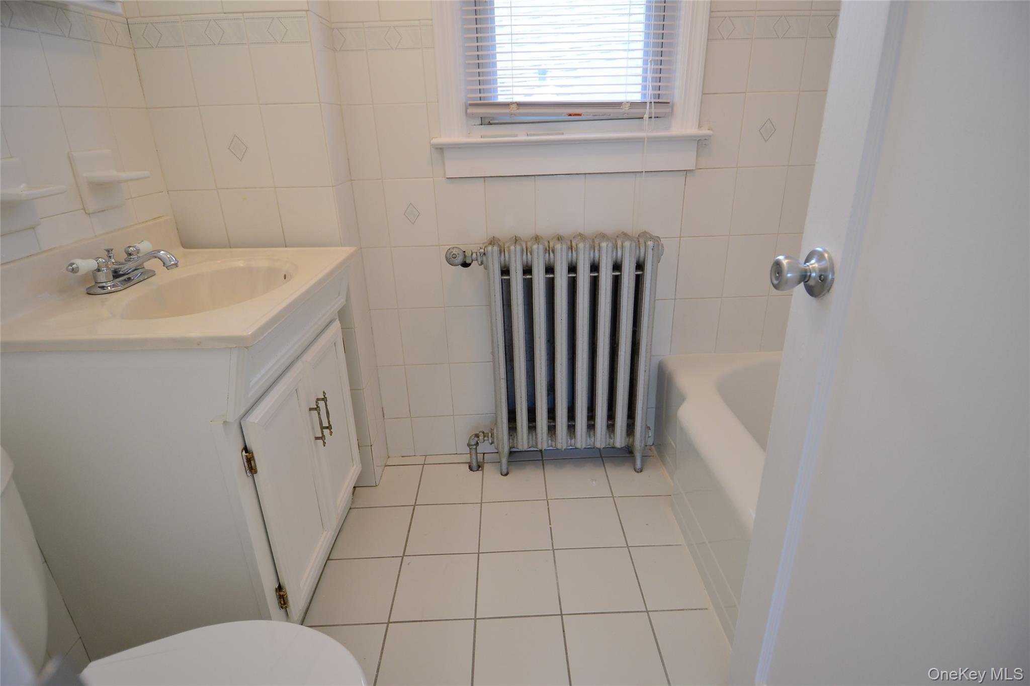 Single Family Glen  Westchester County, NY 10709, MLS-905095-28