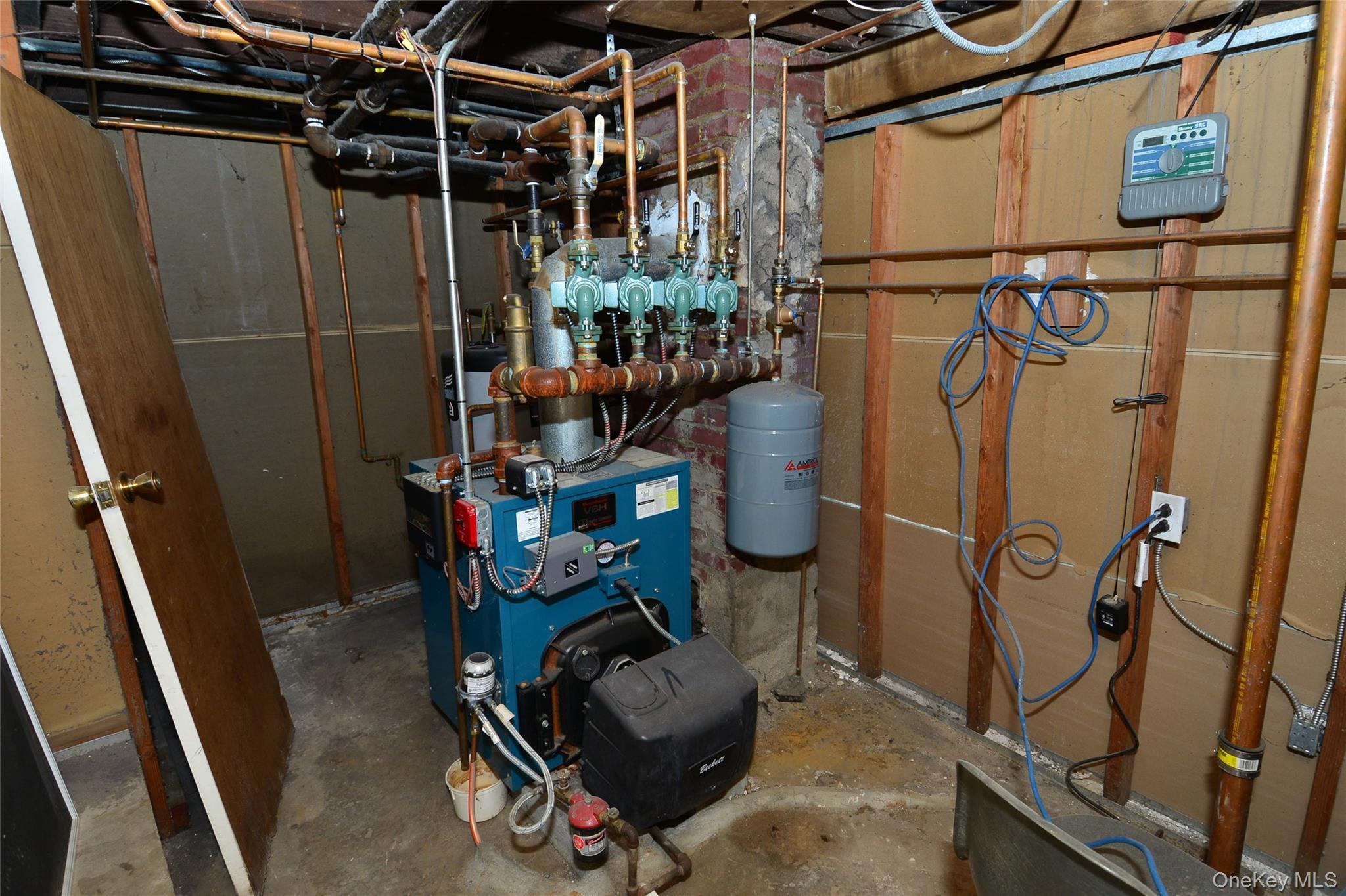 Single Family Glen  Westchester County, NY 10709, MLS-905095-35