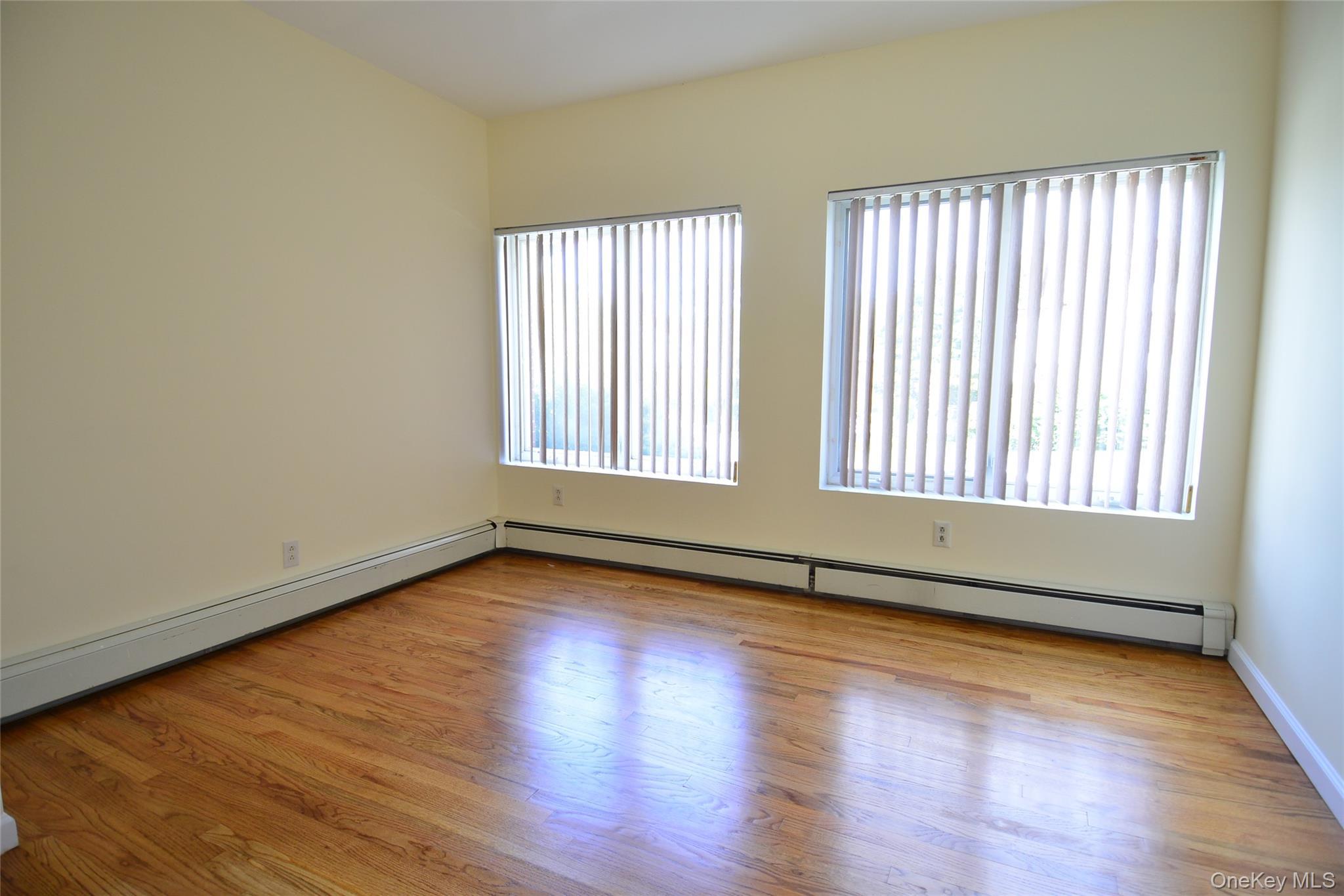 Single Family Glen  Westchester County, NY 10709, MLS-905095-9