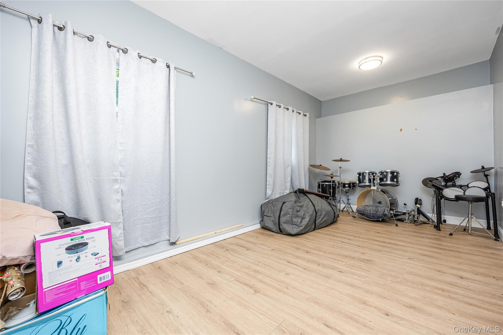 Single Family Hillside  Suffolk County, NY 11738, MLS-905102-16