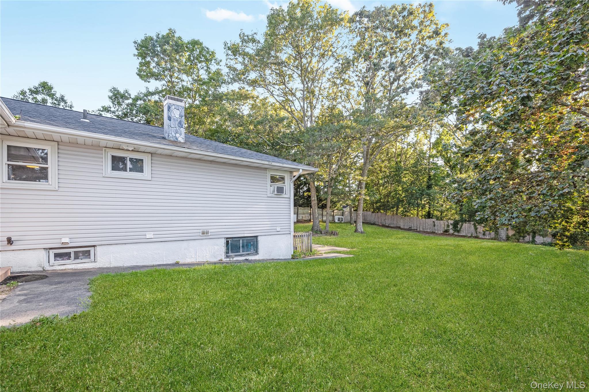 Single Family Hillside  Suffolk County, NY 11738, MLS-905102-18