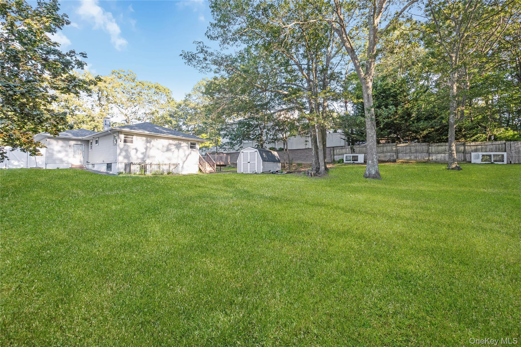 Single Family Hillside  Suffolk County, NY 11738, MLS-905102-19