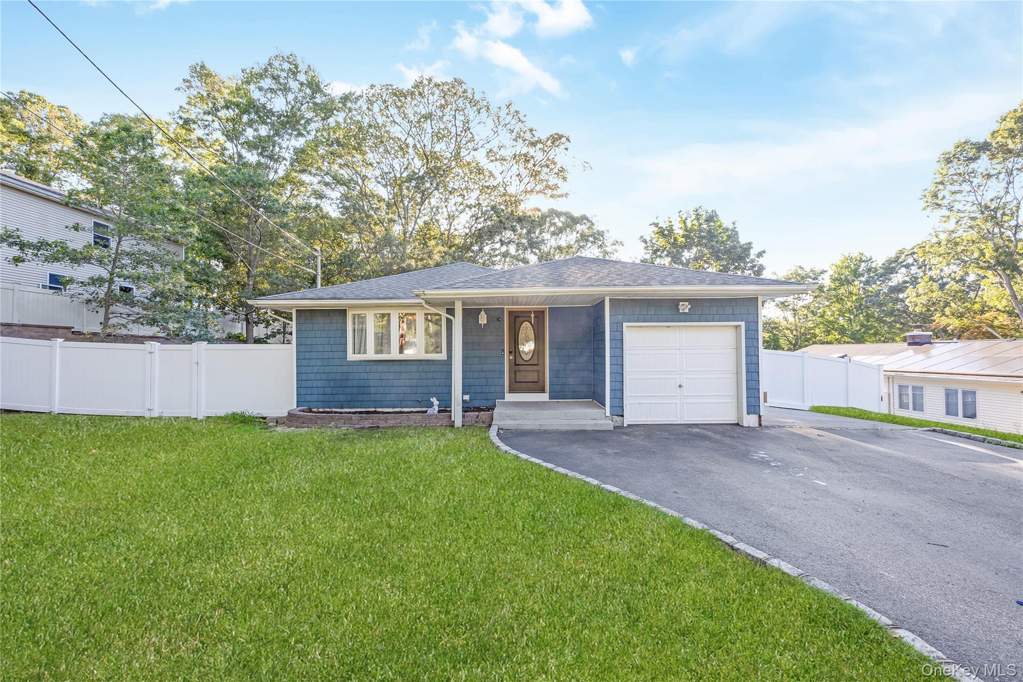 Single Family Hillside  Suffolk County, NY 11738, MLS-905102-2