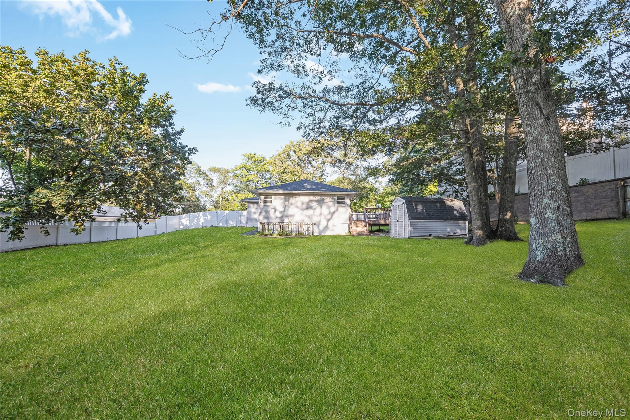 Single Family Hillside  Suffolk County, NY 11738, MLS-905102-20