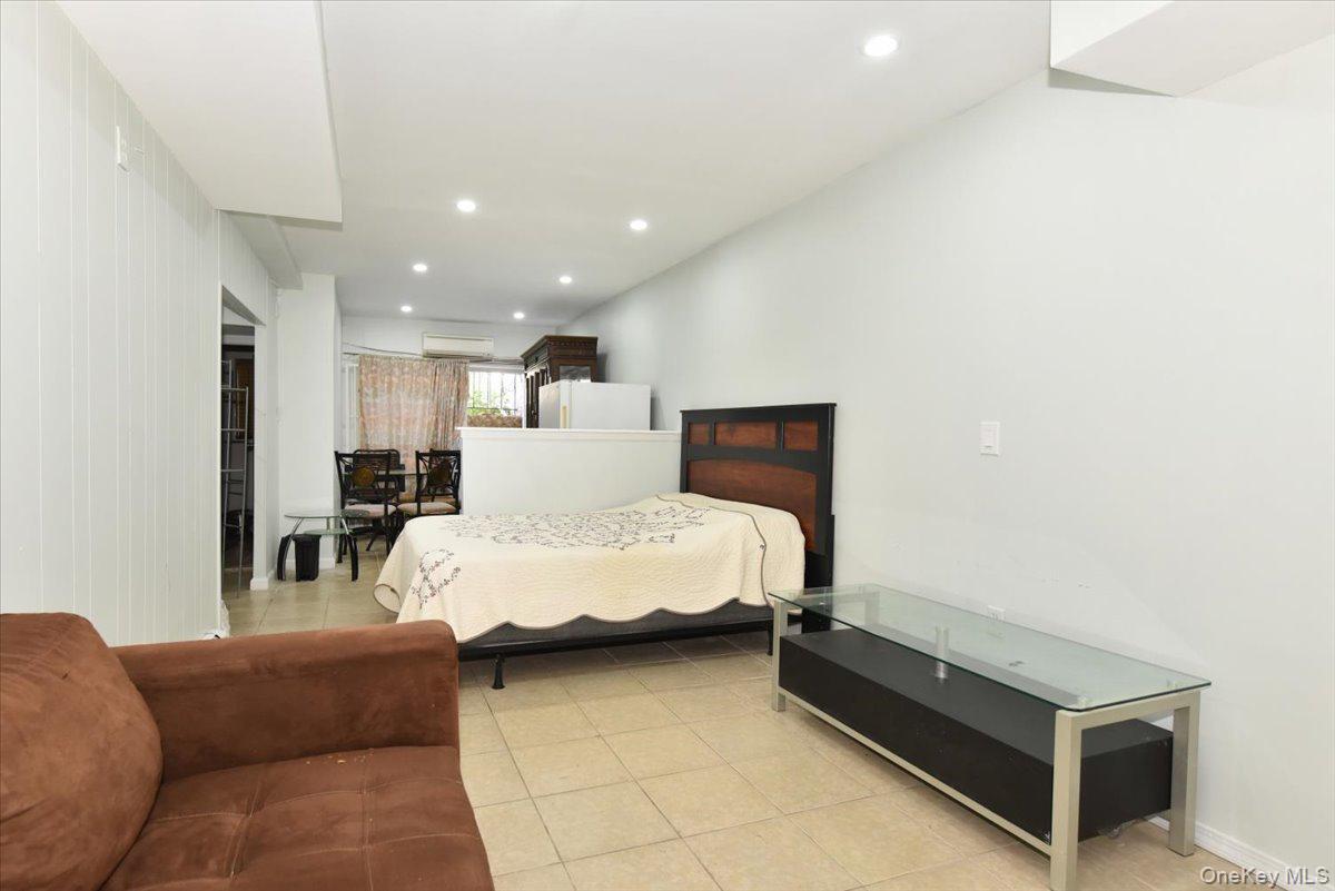 Single Family 79th  Queens, NY 11367, MLS-905126-26