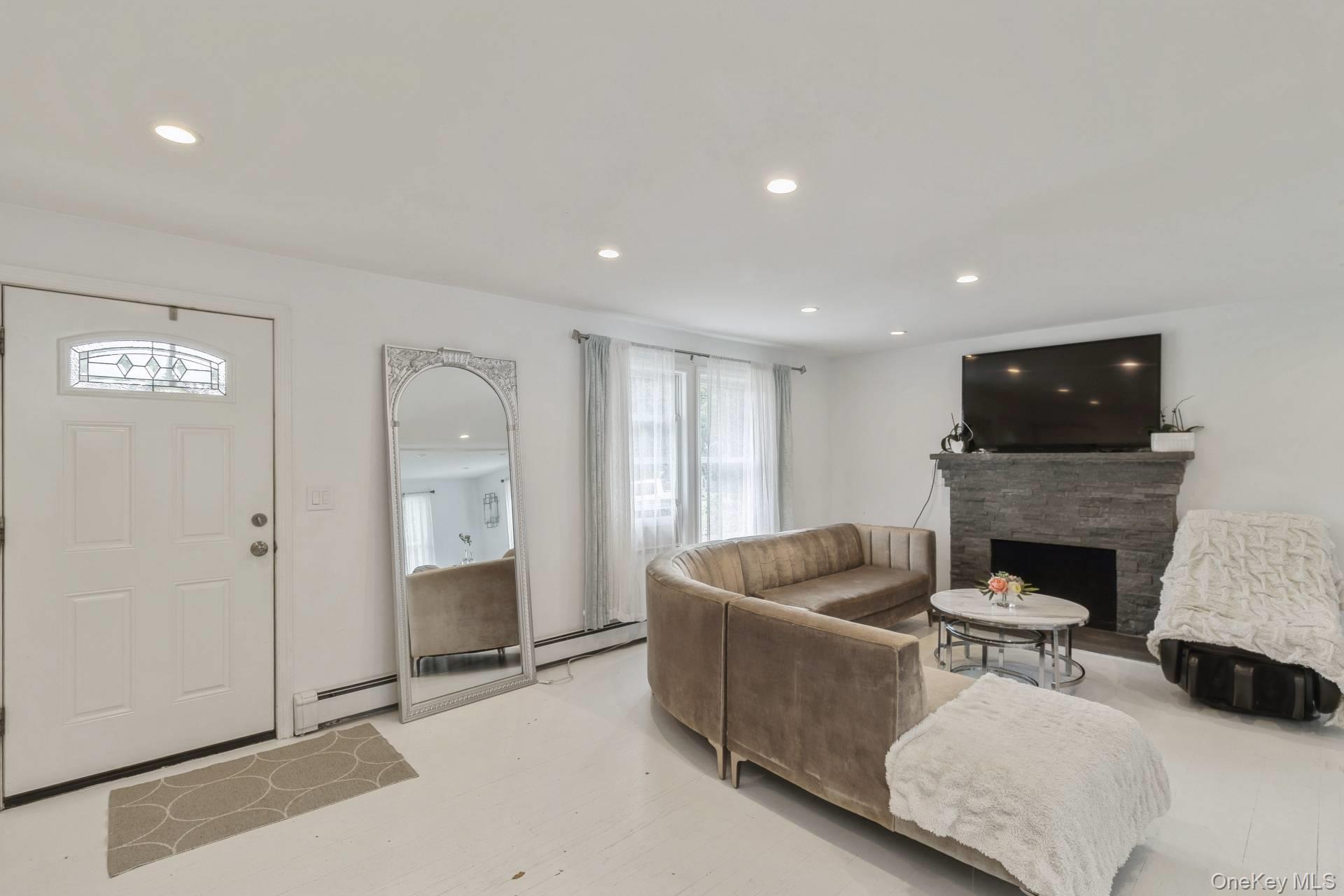 Single Family Corwin  Suffolk County, NY 11901, MLS-905162-5