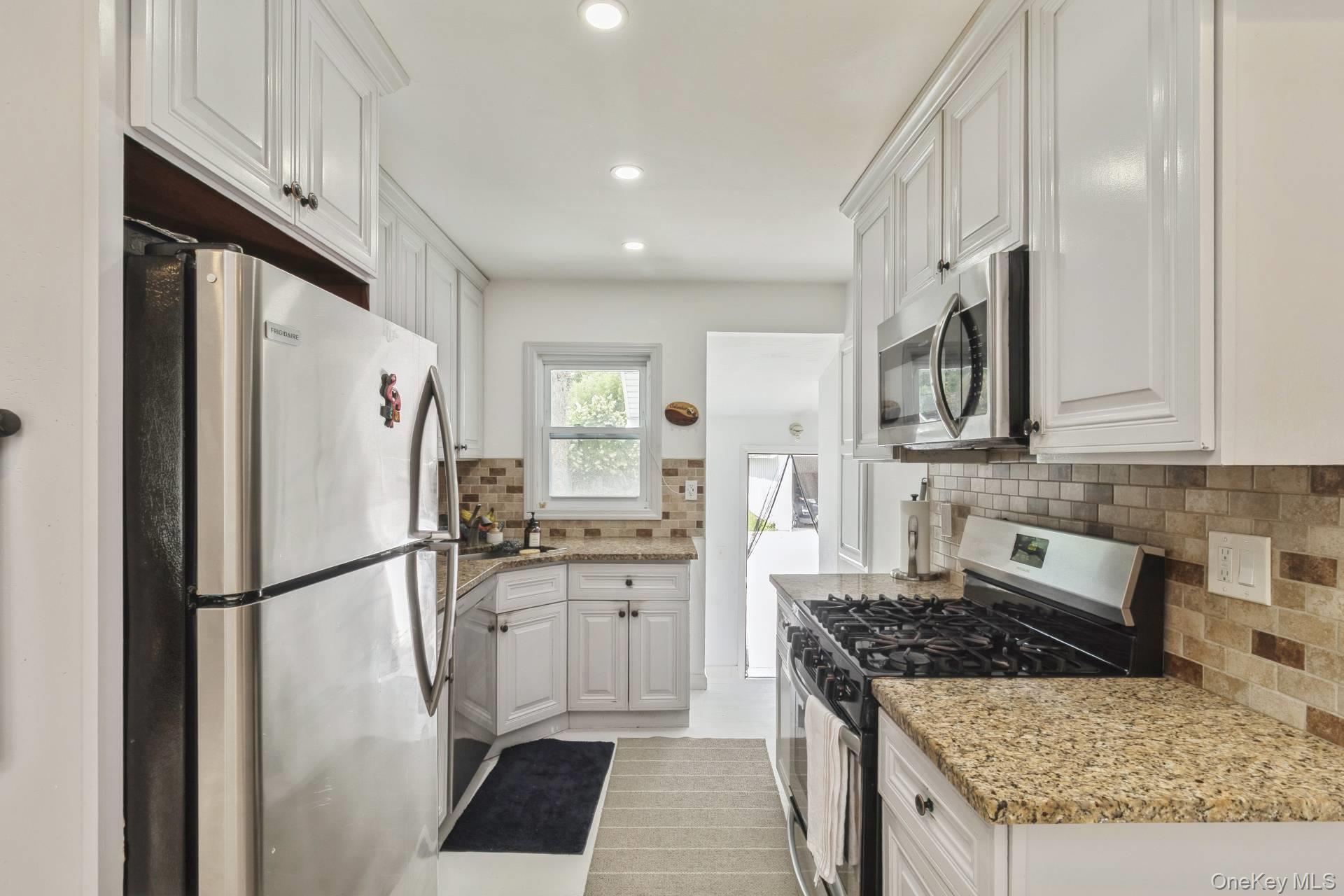 Single Family Corwin  Suffolk County, NY 11901, MLS-905162-6