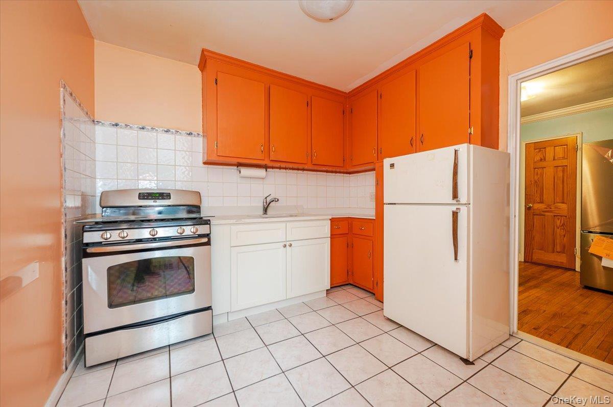 Coop Netherland  Bronx, NY 10471, MLS-905188-6