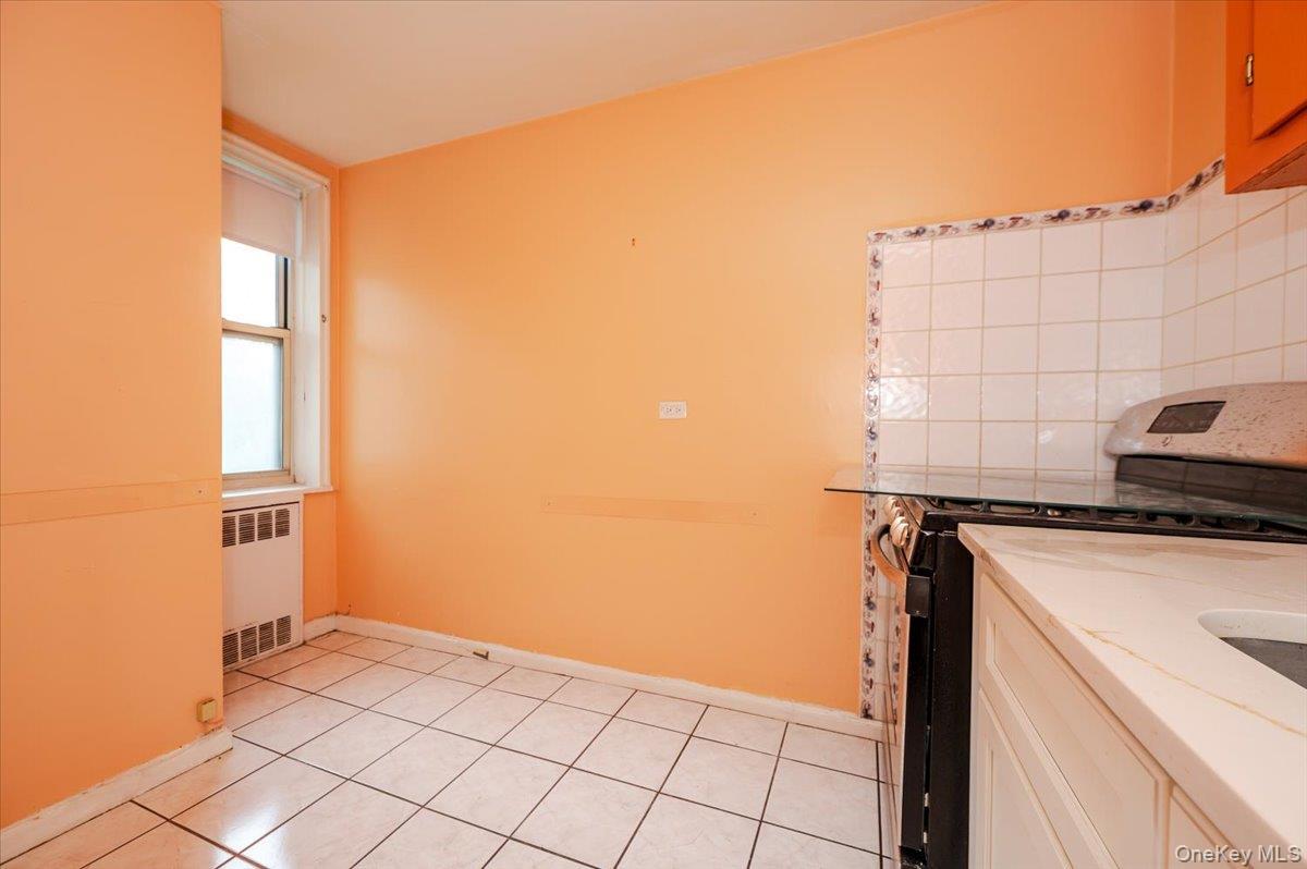 Coop Netherland  Bronx, NY 10471, MLS-905188-7