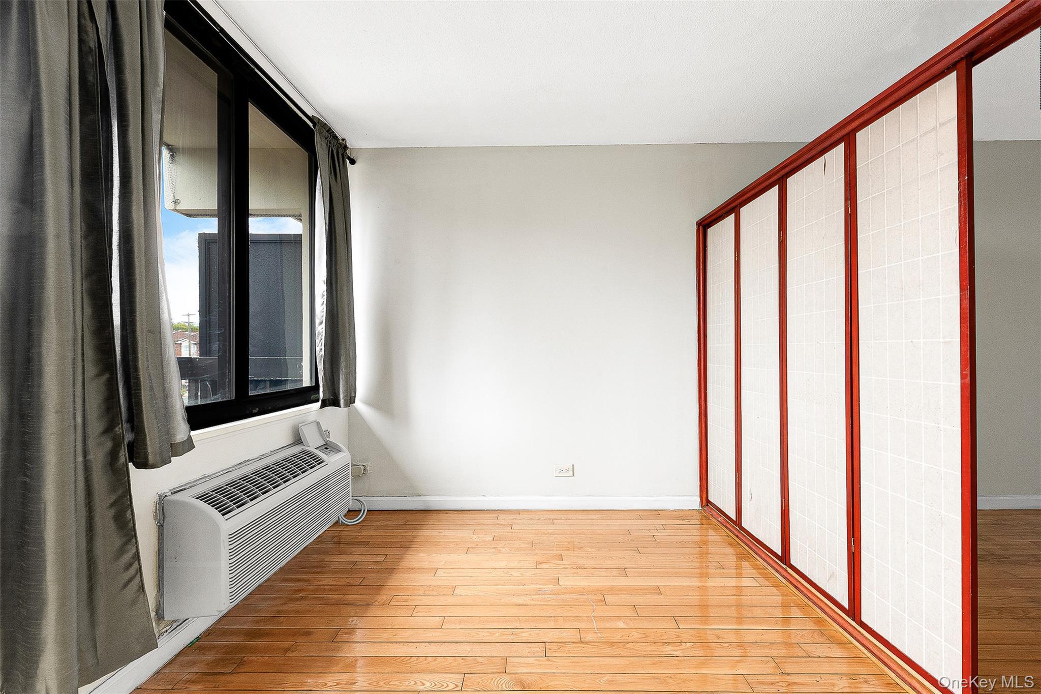 Apartment Union  Queens, NY 11367, MLS-905248-14