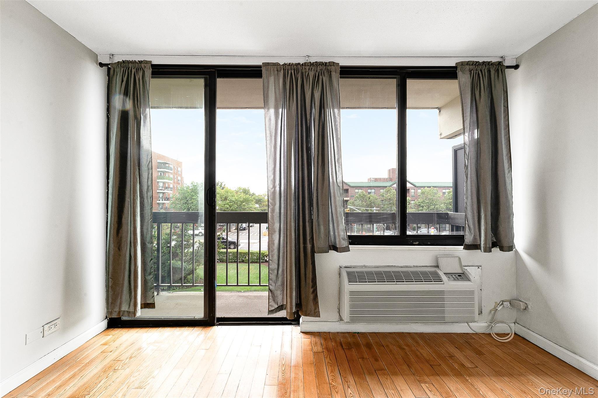 Apartment Union  Queens, NY 11367, MLS-905248-16