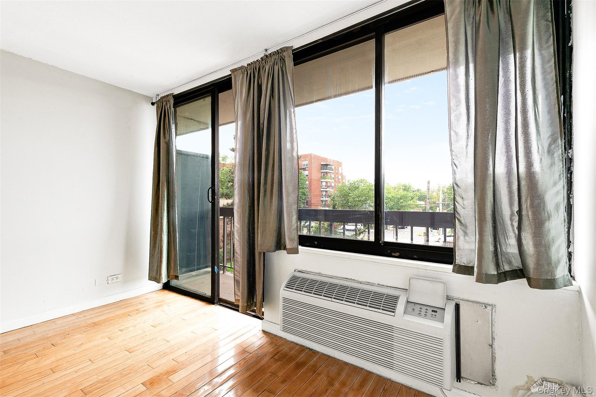 Apartment Union  Queens, NY 11367, MLS-905248-17