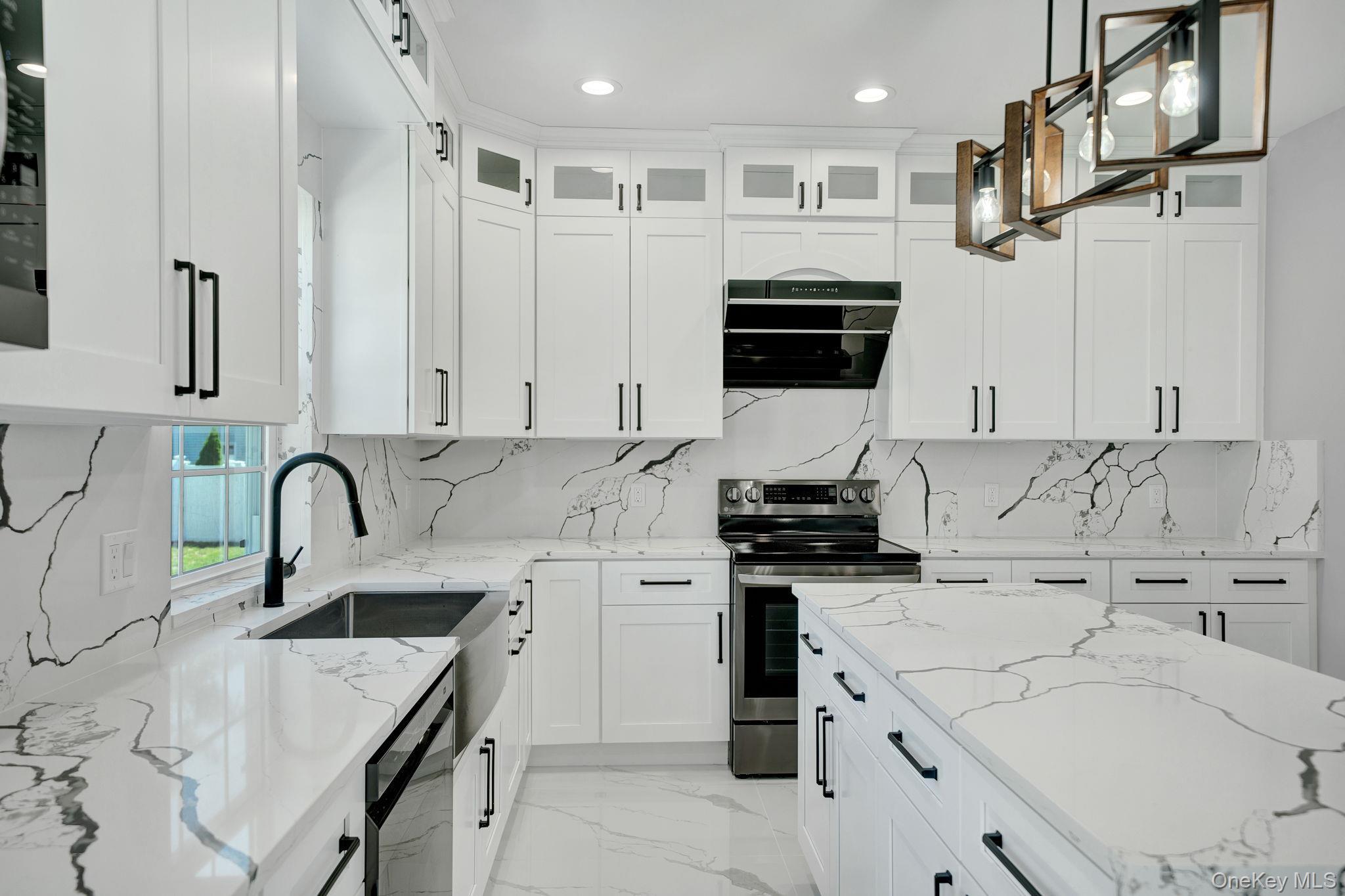 Single Family Hoffman Nassau County, NY 11003, MLS-905253-14