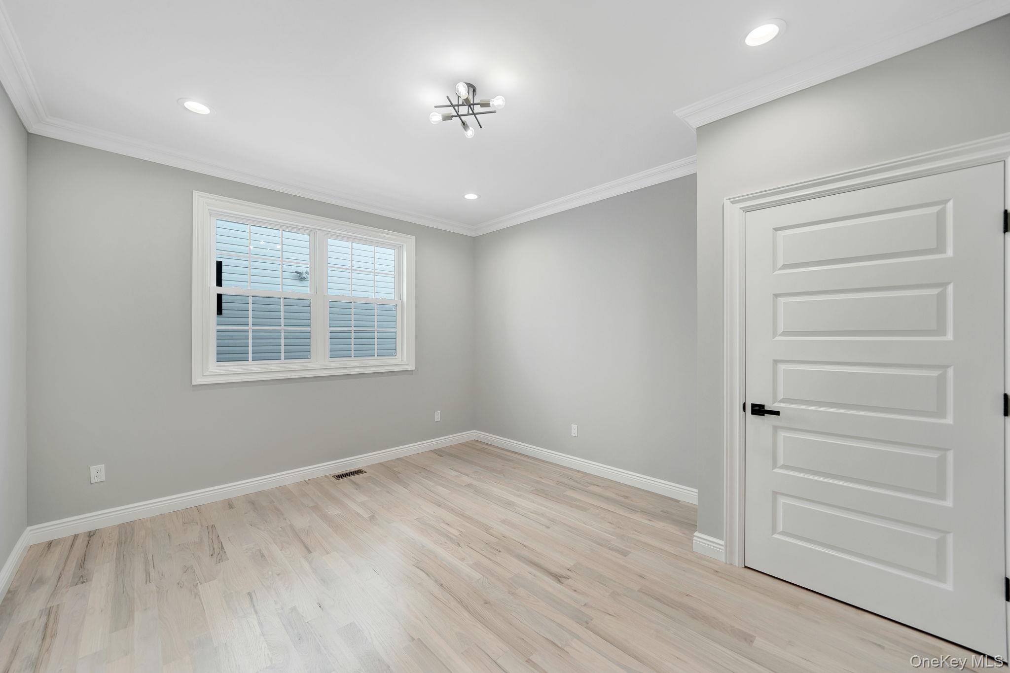 Single Family Hoffman Nassau County, NY 11003, MLS-905253-16