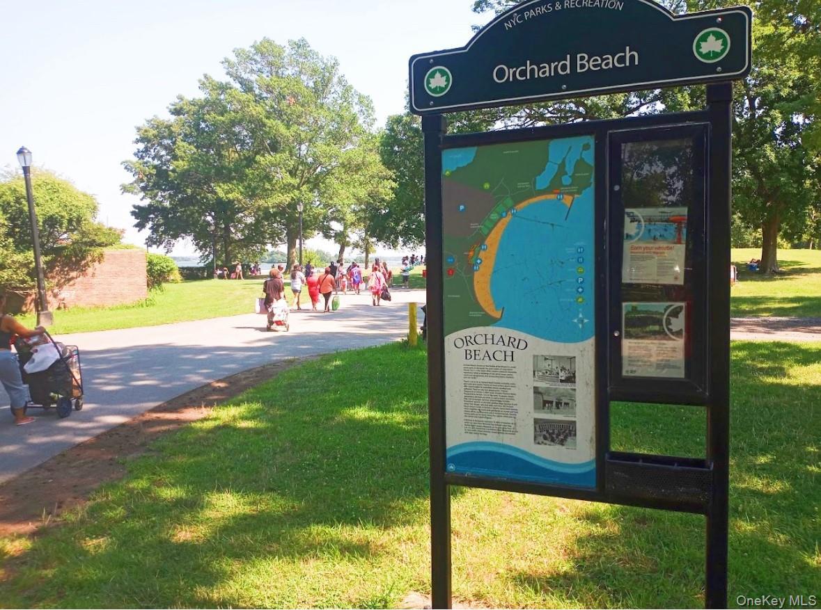 Single Family Pennyfield Cp Dr Bronx, NY 10465, MLS-905257-12