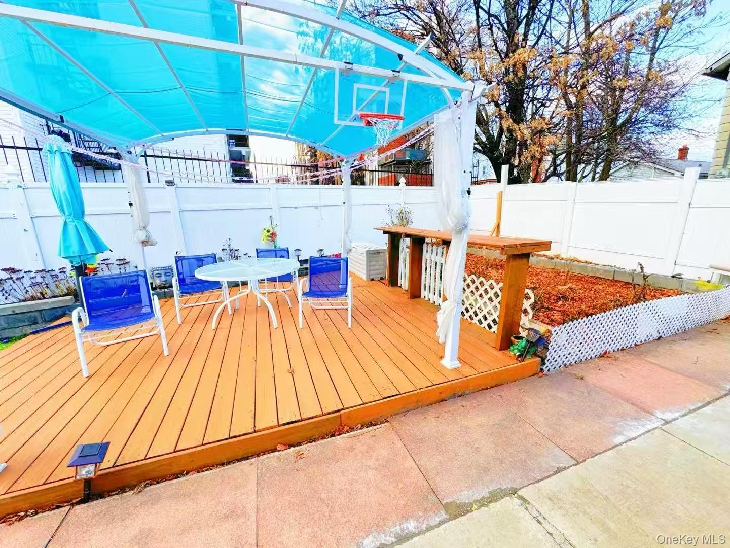 Single Family Pennyfield Cp Dr Bronx, NY 10465, MLS-905257-4