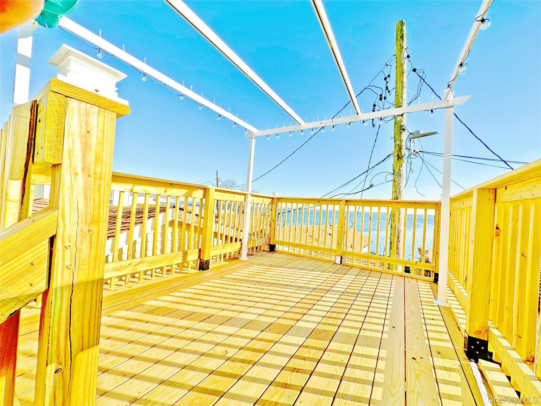 Single Family Pennyfield Cp Dr Bronx, NY 10465, MLS-905257-6