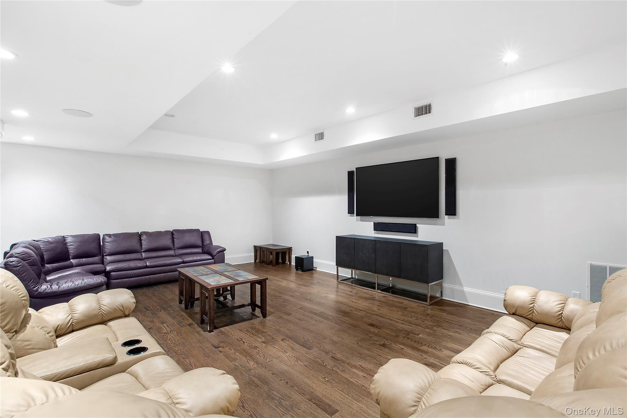 Single Family Devonshire Suffolk County, NY 11930, MLS-905300-22