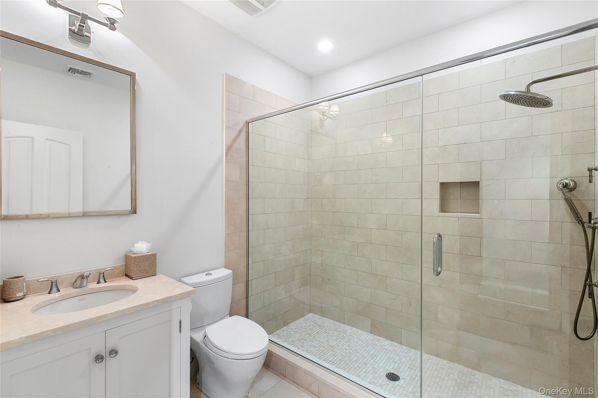 Single Family Devonshire Lane  Suffolk County, NY 11930, MLS-905300-34