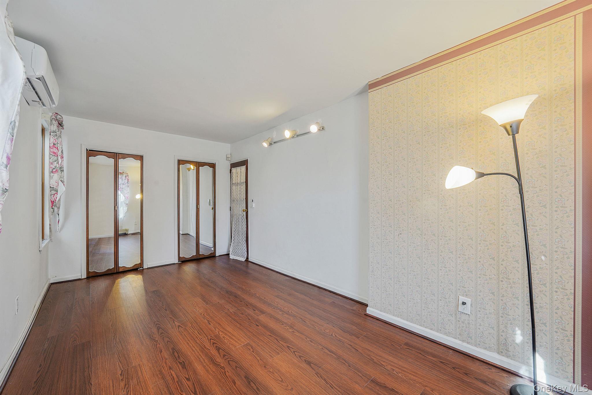 Single Family Williamsbridge  Bronx, NY 10461, MLS-905301-18