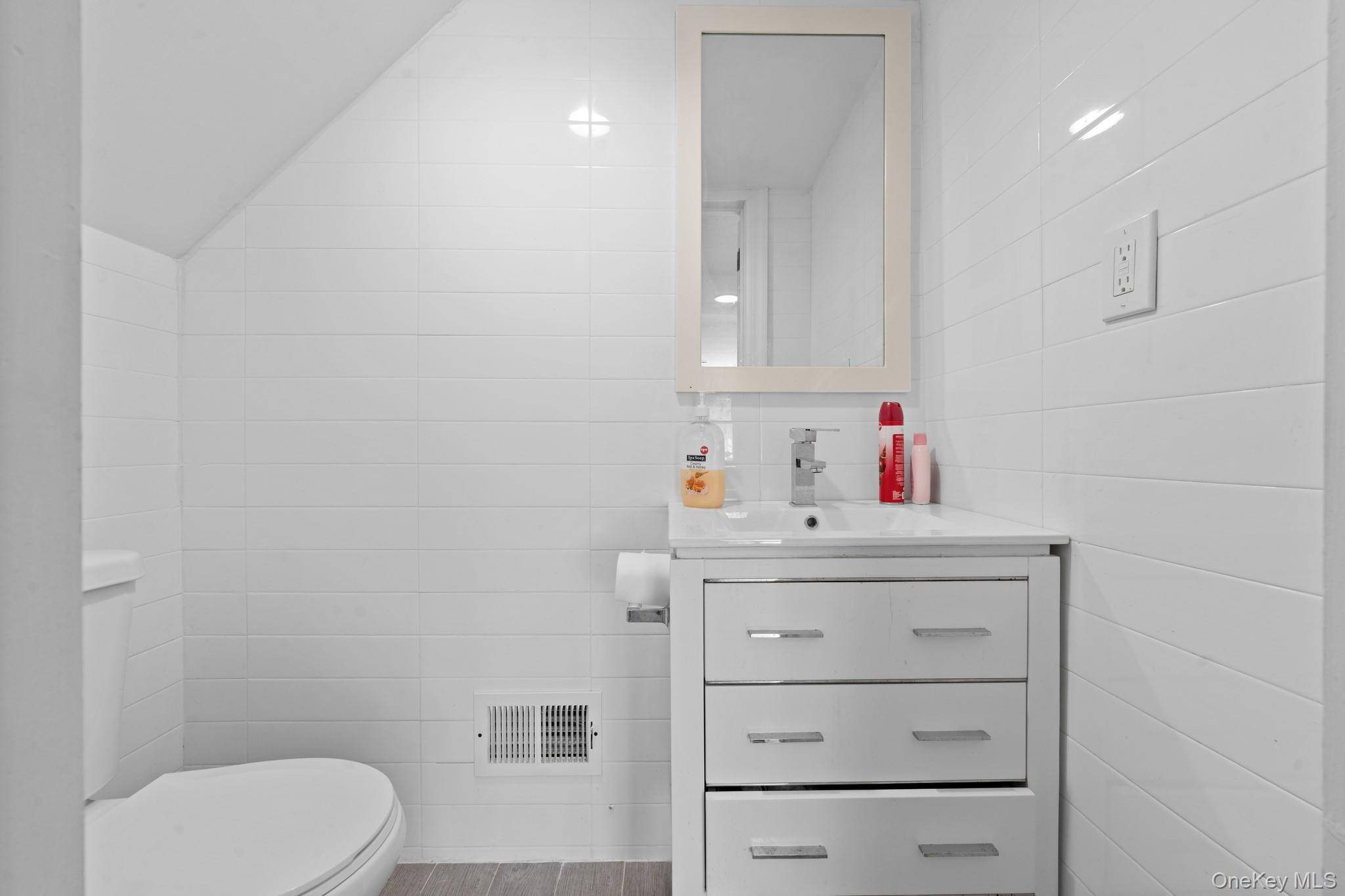 Single Family Seaview  Brooklyn, NY 11236, MLS-905315-12