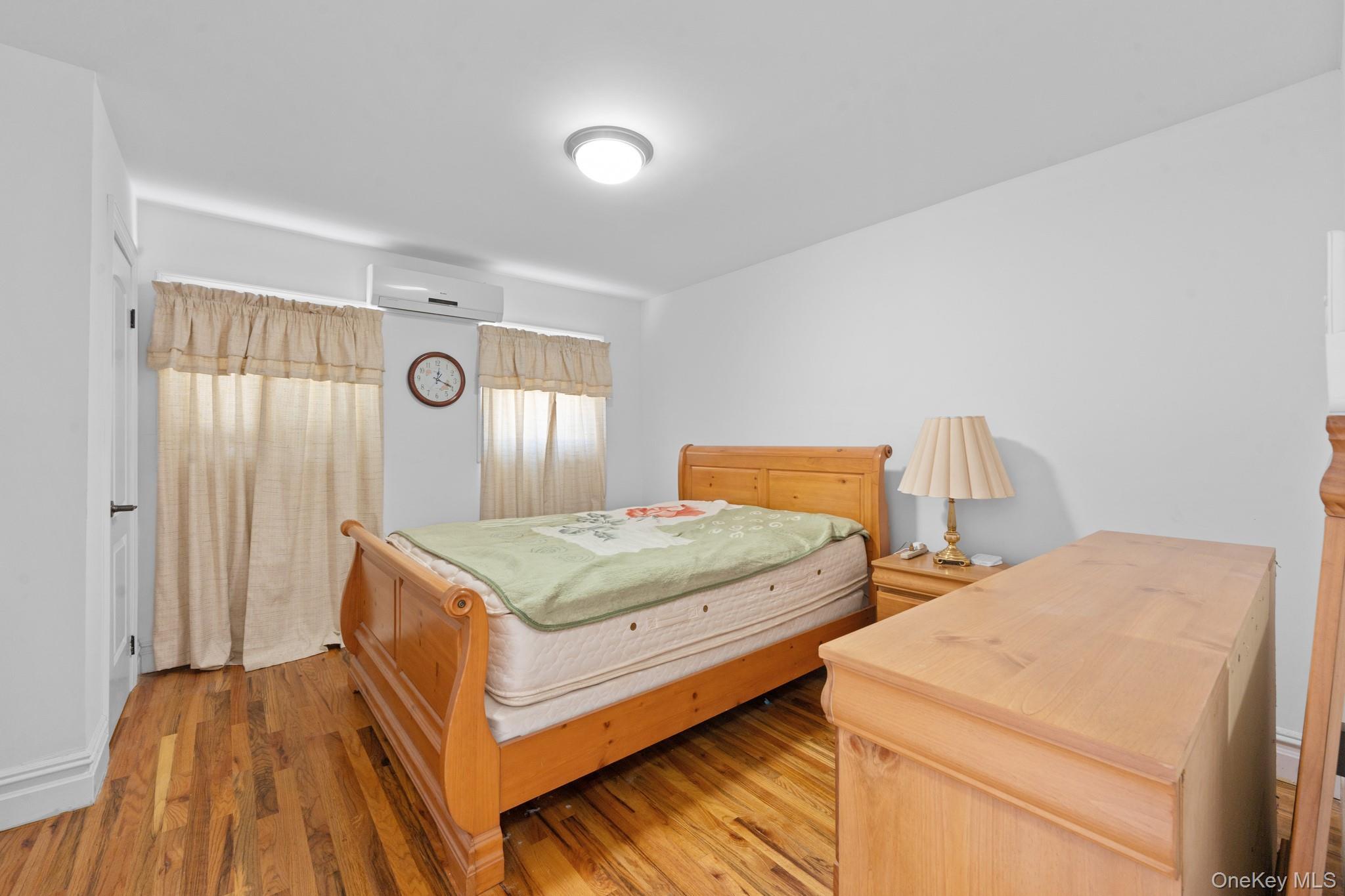 Single Family Seaview  Brooklyn, NY 11236, MLS-905315-18