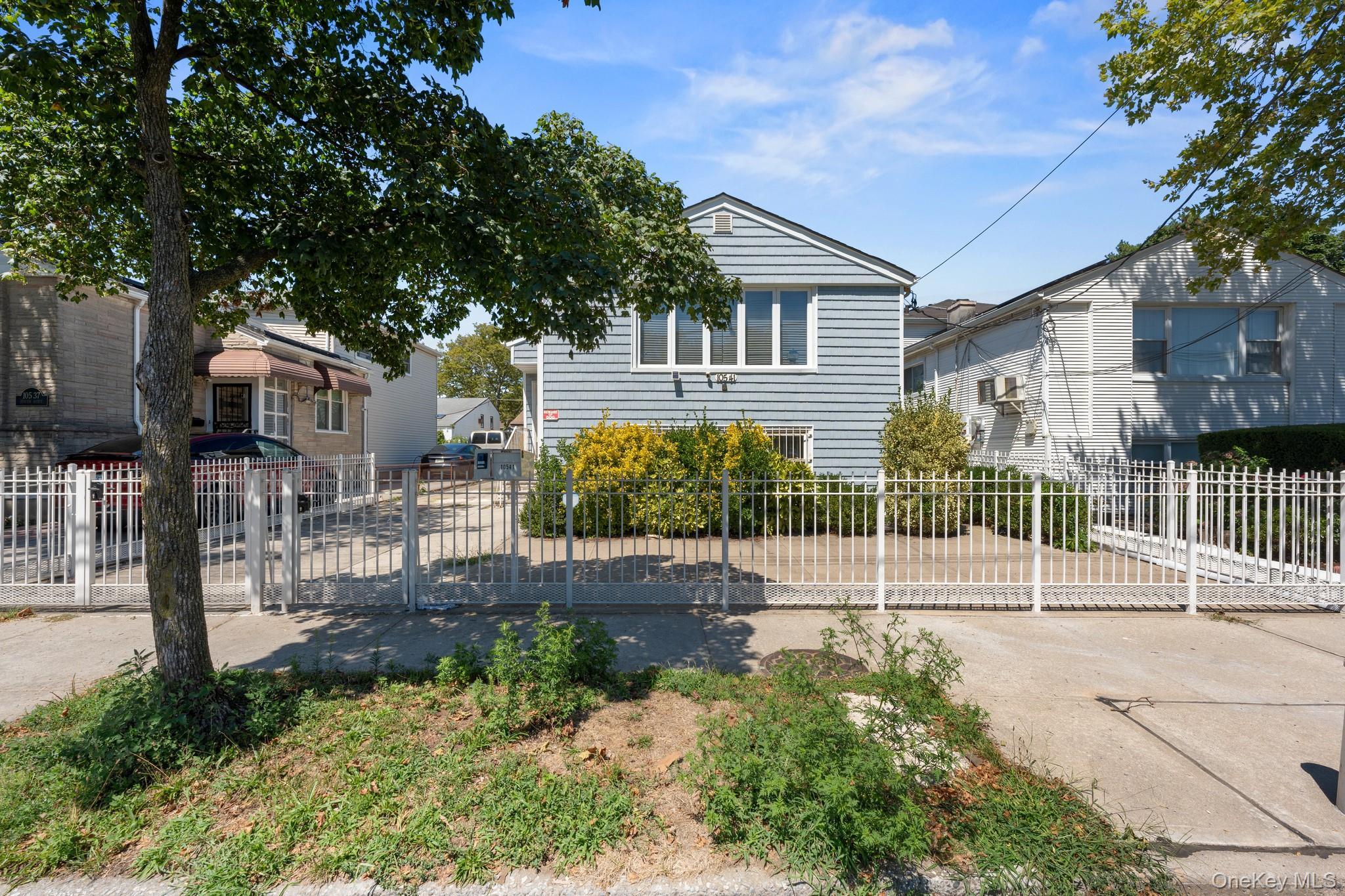 Single Family Seaview  Brooklyn, NY 11236, MLS-905315-24