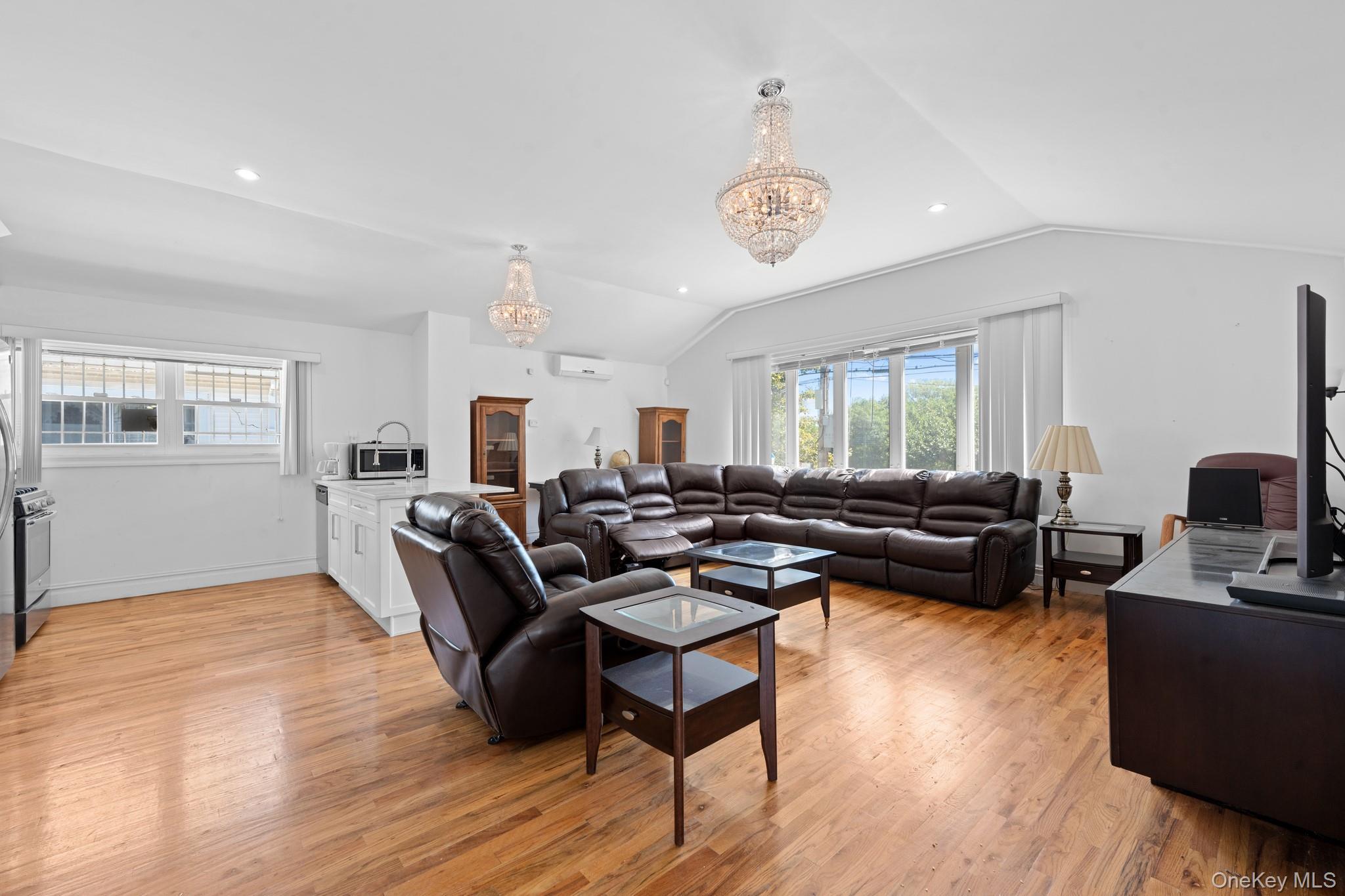 Single Family Seaview  Brooklyn, NY 11236, MLS-905315-6