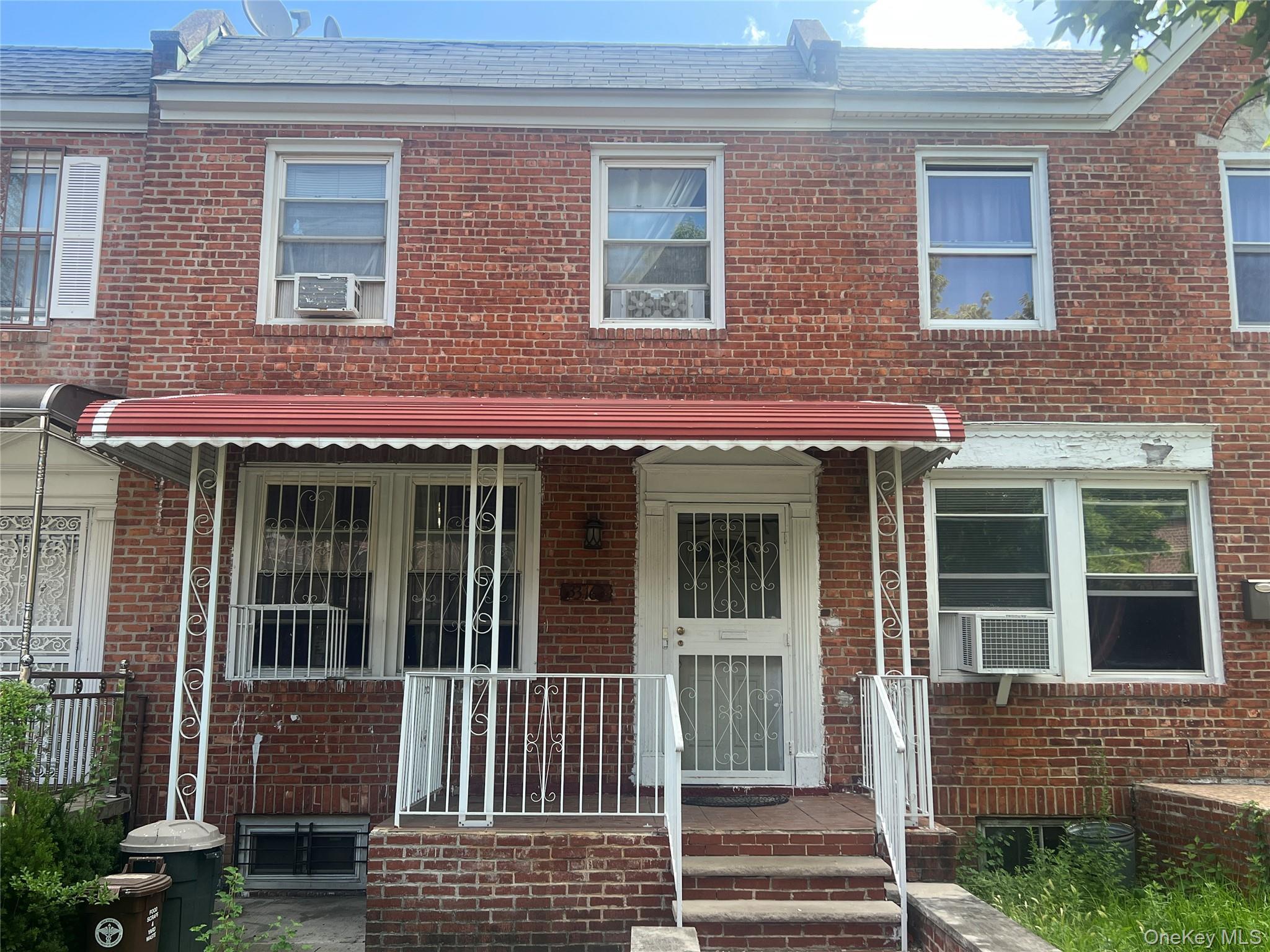Single Family Radcliff  Bronx, NY 10469, MLS-905330-2