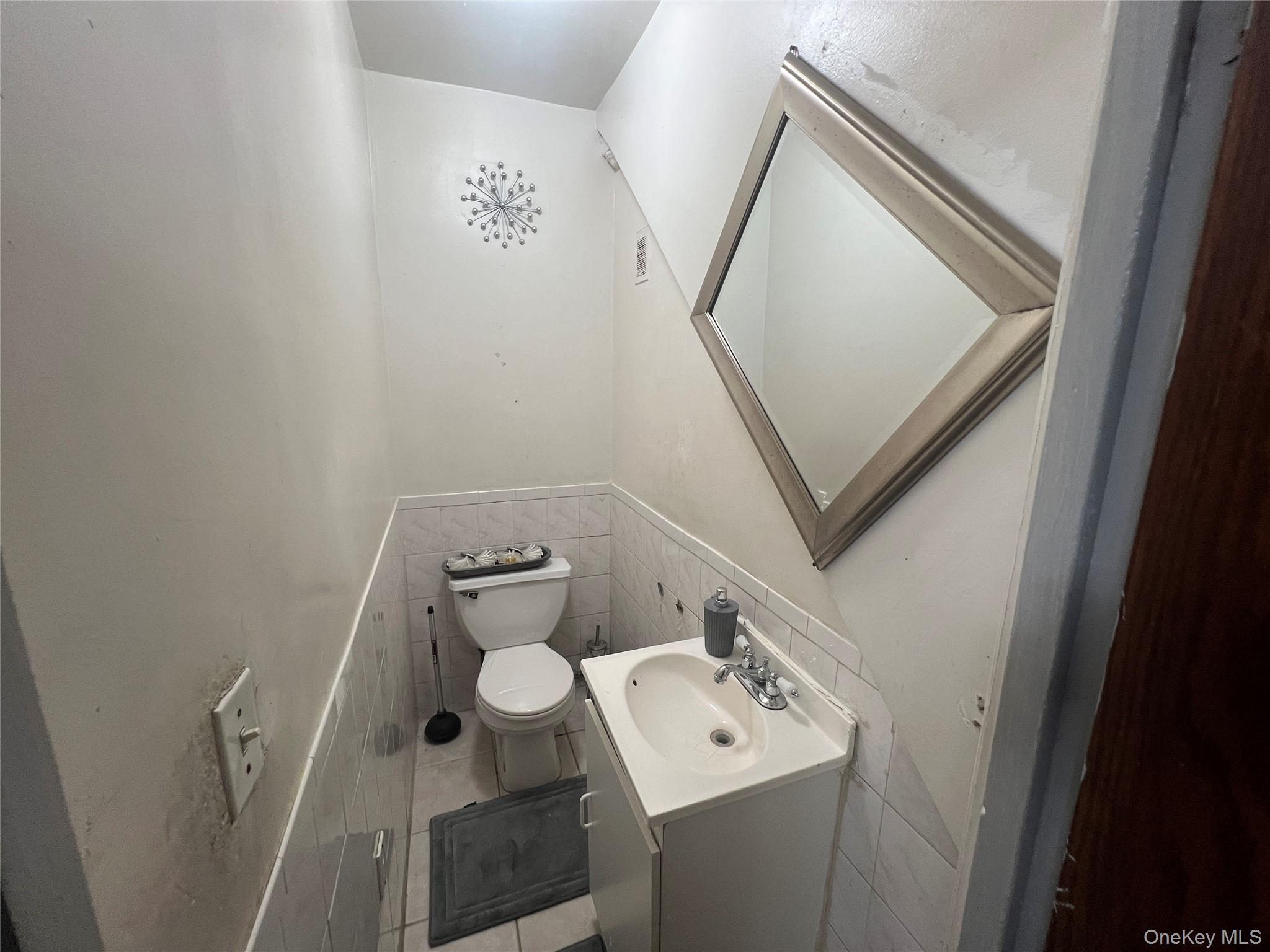 Single Family Radcliff  Bronx, NY 10469, MLS-905330-4