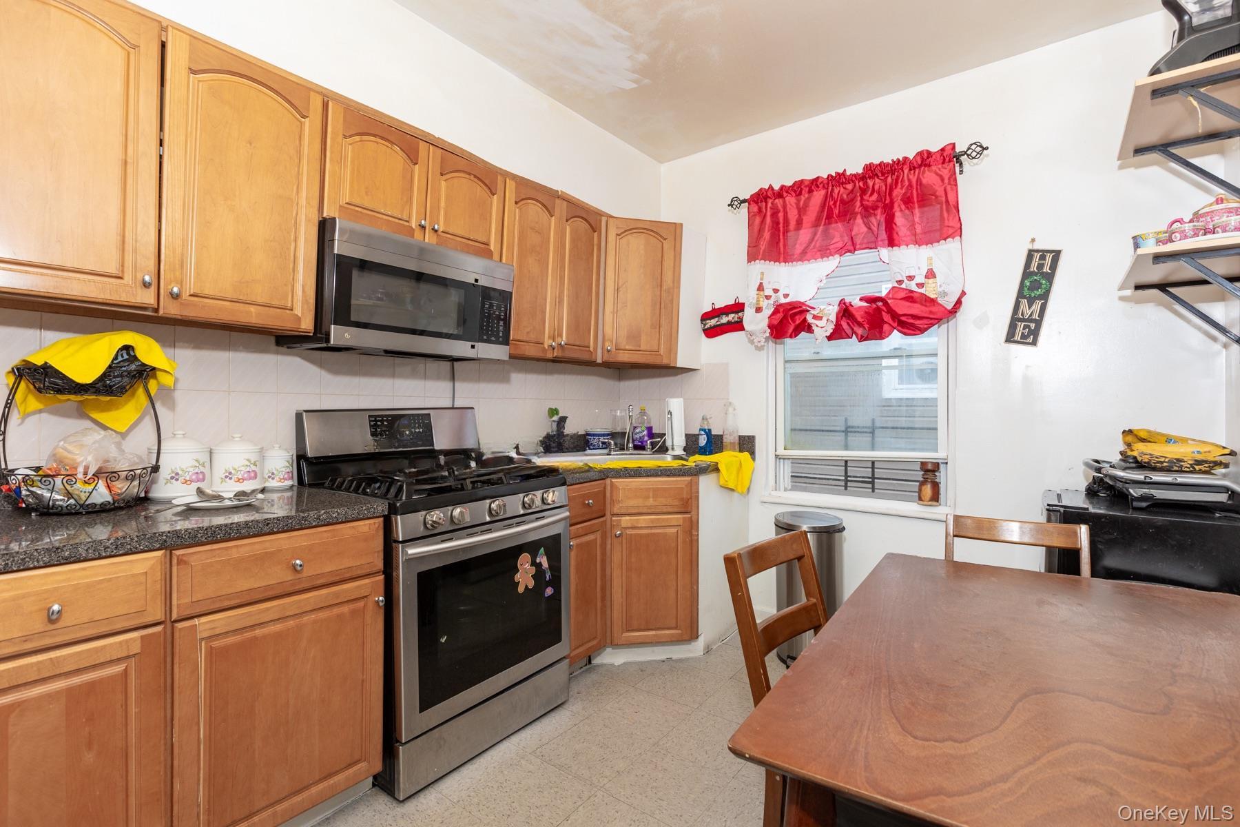 Single Family 100th Queens, NY 11368, MLS-905337-12