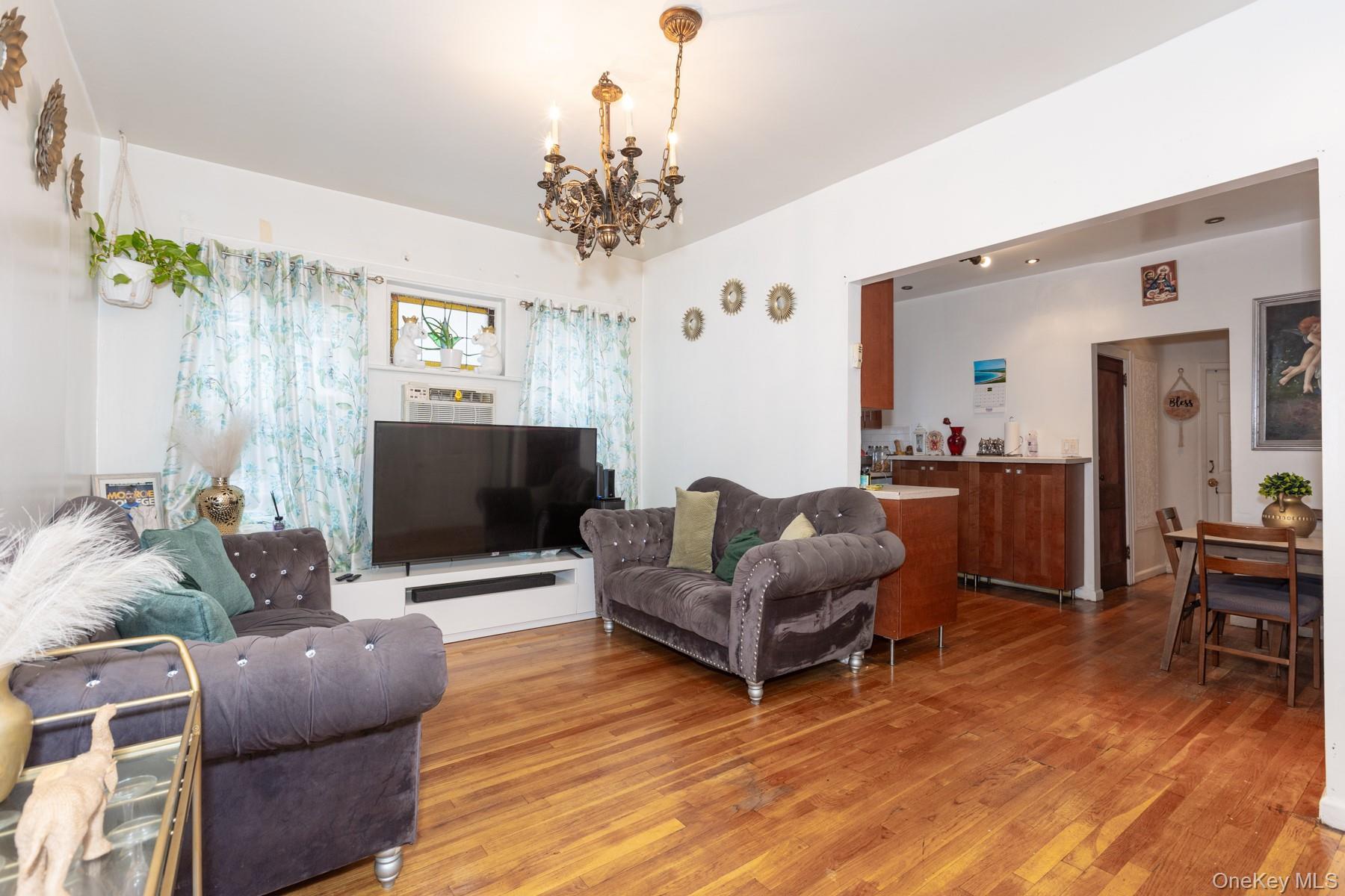 Single Family 100th Queens, NY 11368, MLS-905337-6