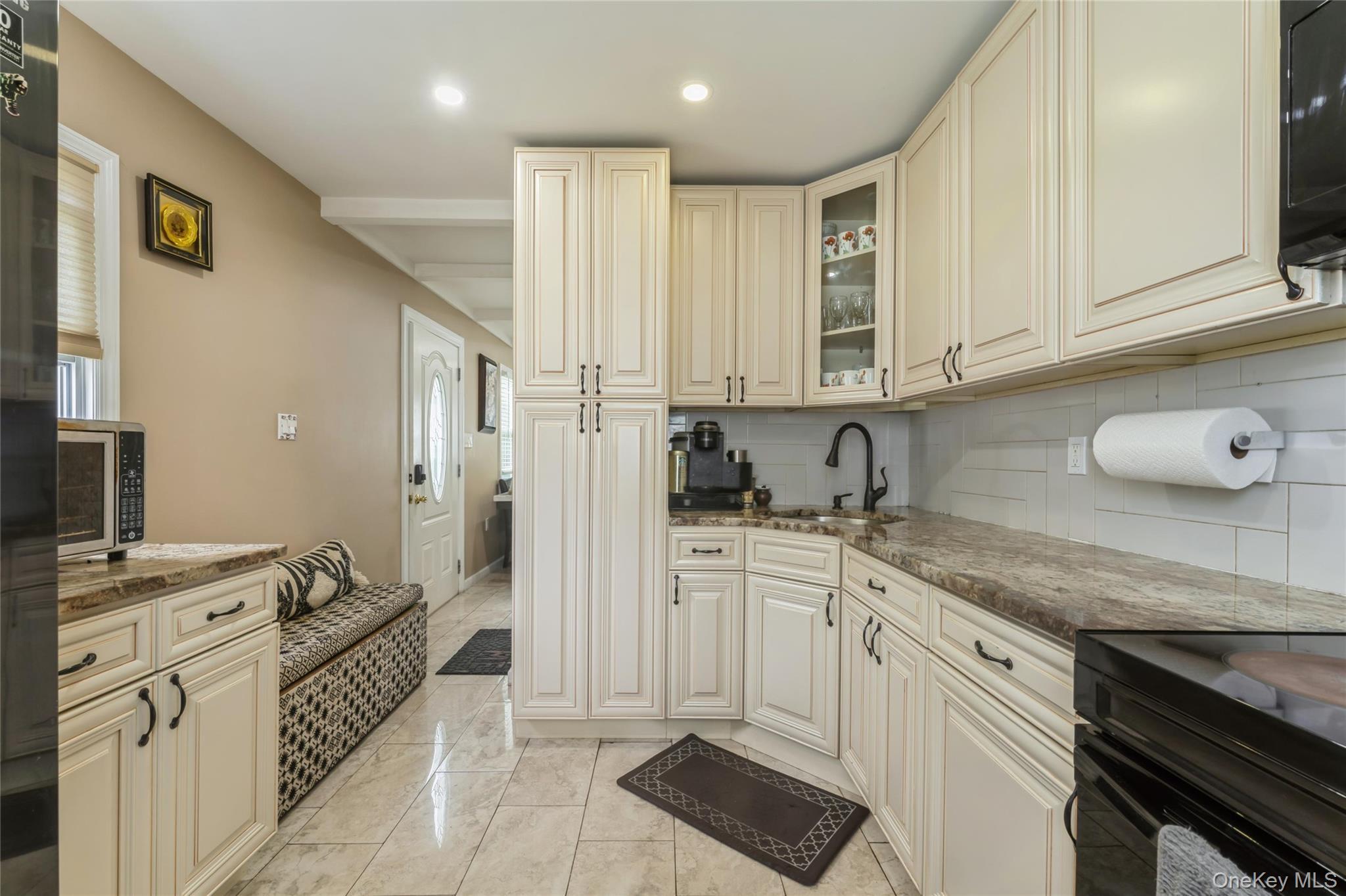 Single Family Floral  Nassau County, NY 11590, MLS-905359-2