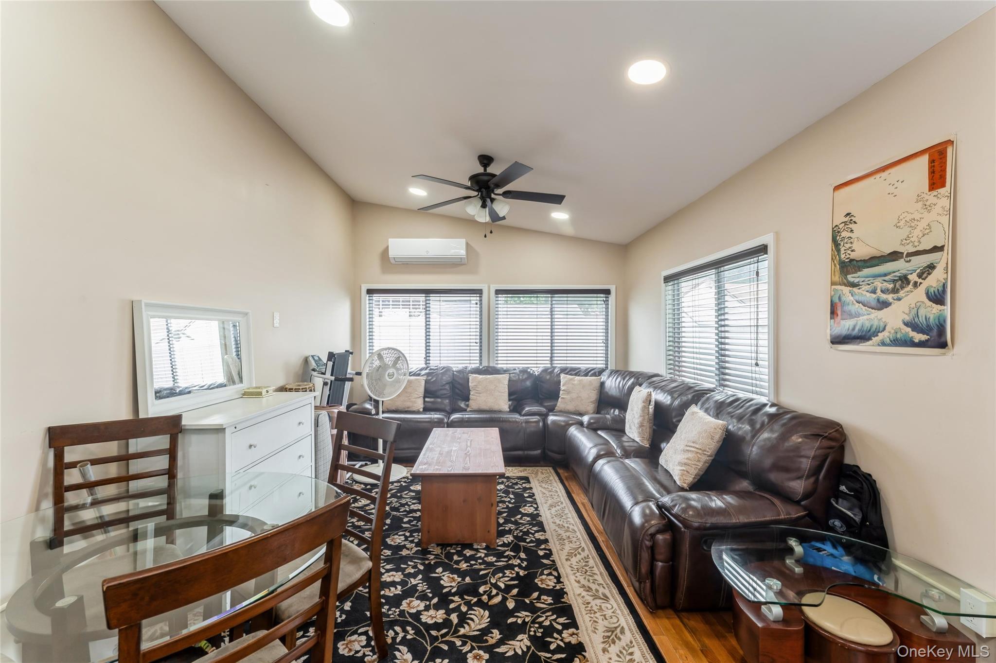 Single Family Floral  Nassau County, NY 11590, MLS-905359-6